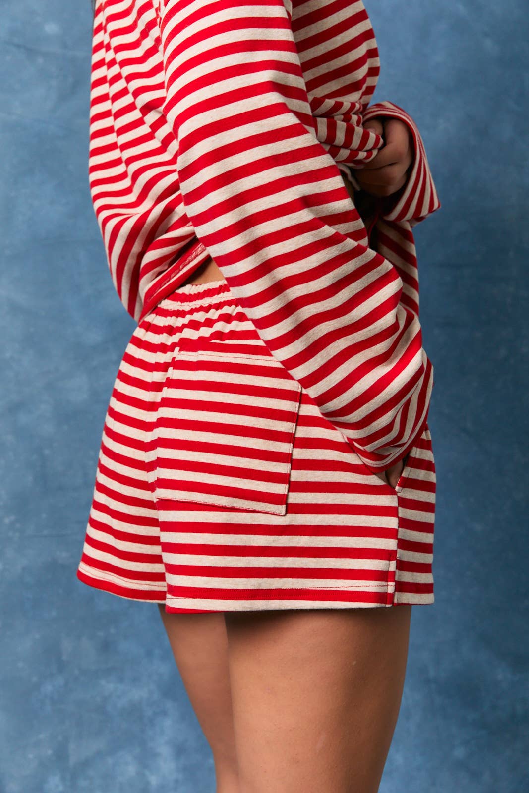 Mid Waist Shorts: Red-Oatmeal