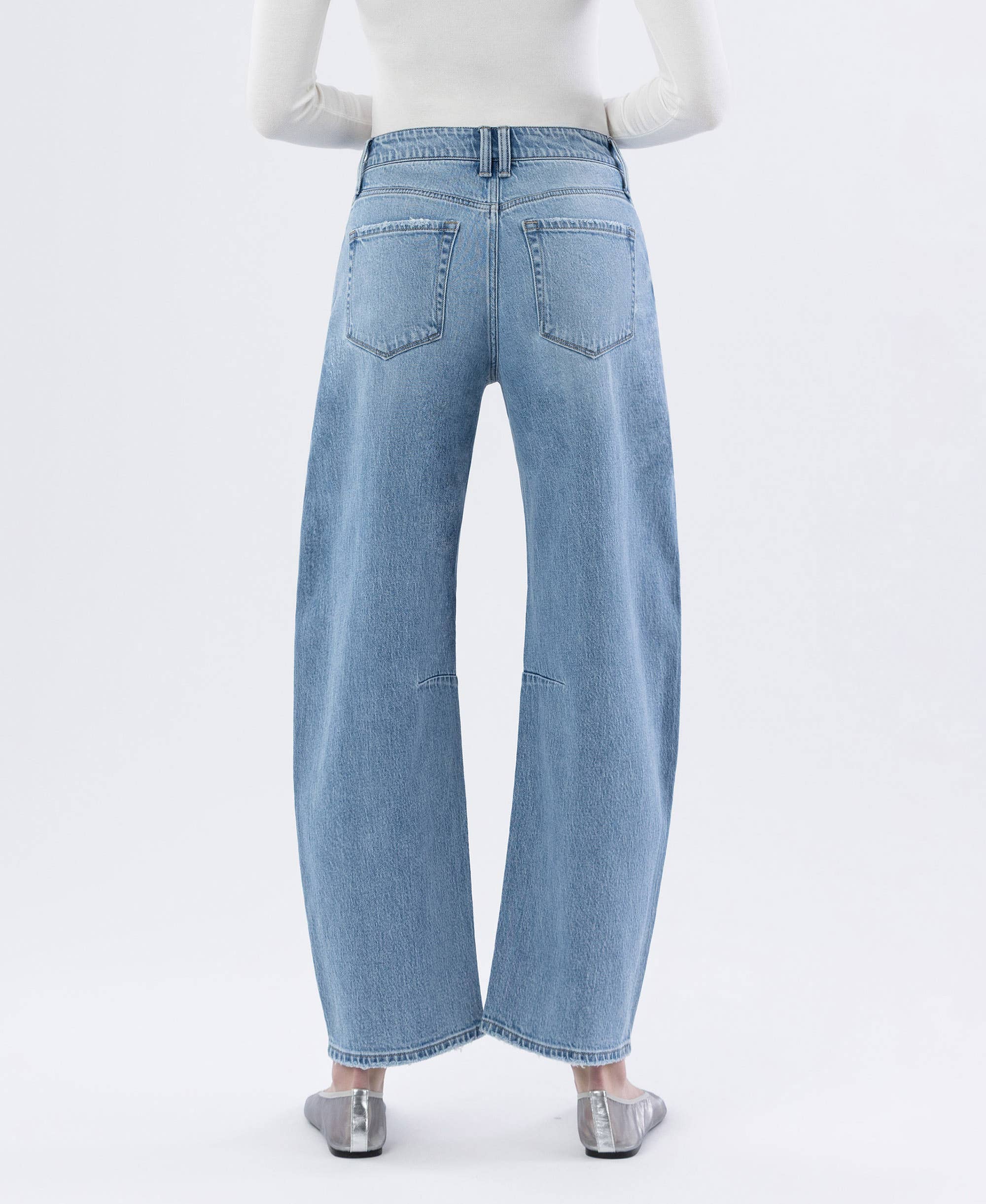 High Rise Barrel Jeans:Charm