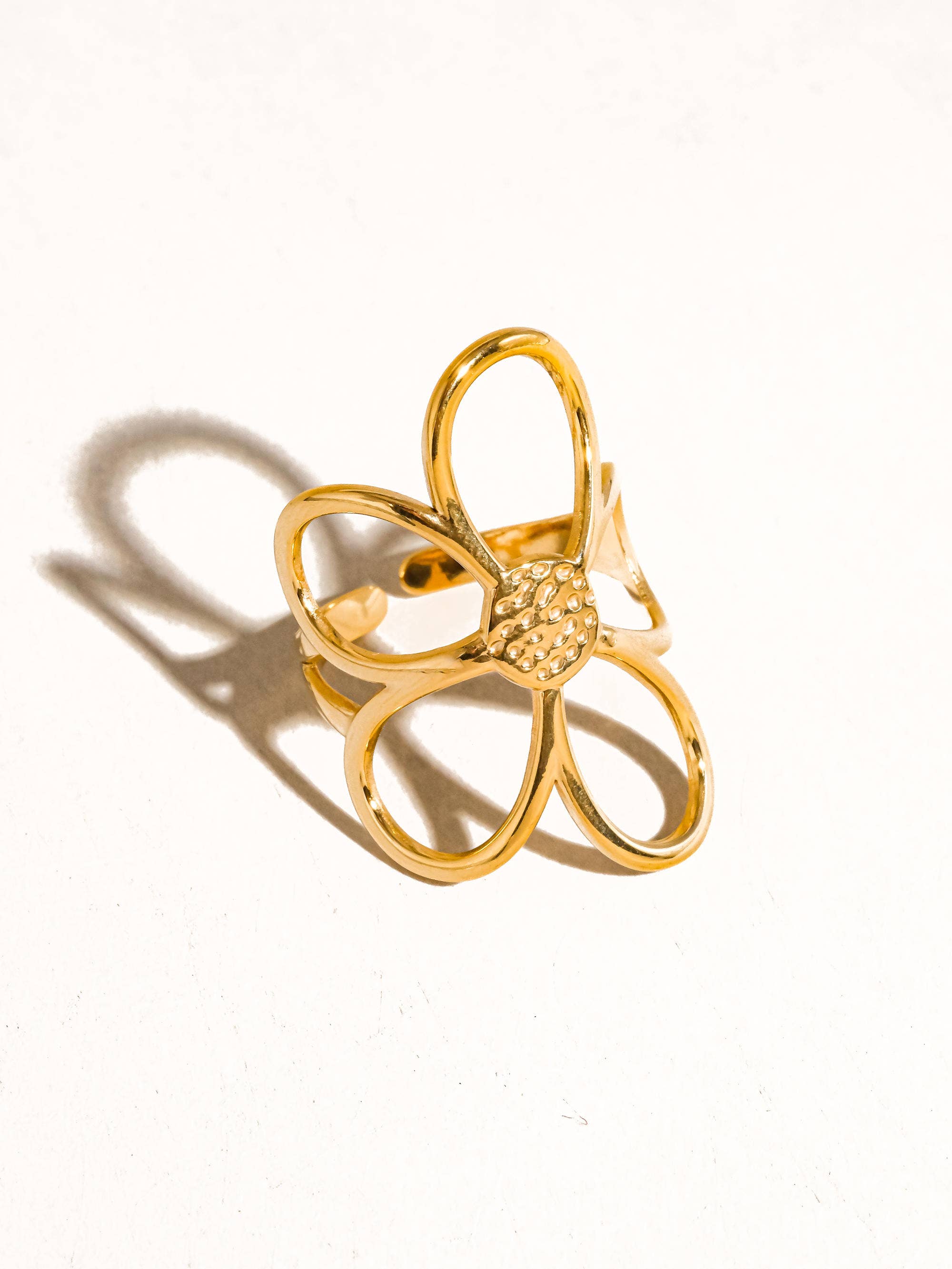 Isolde 18K Large Floral Ring