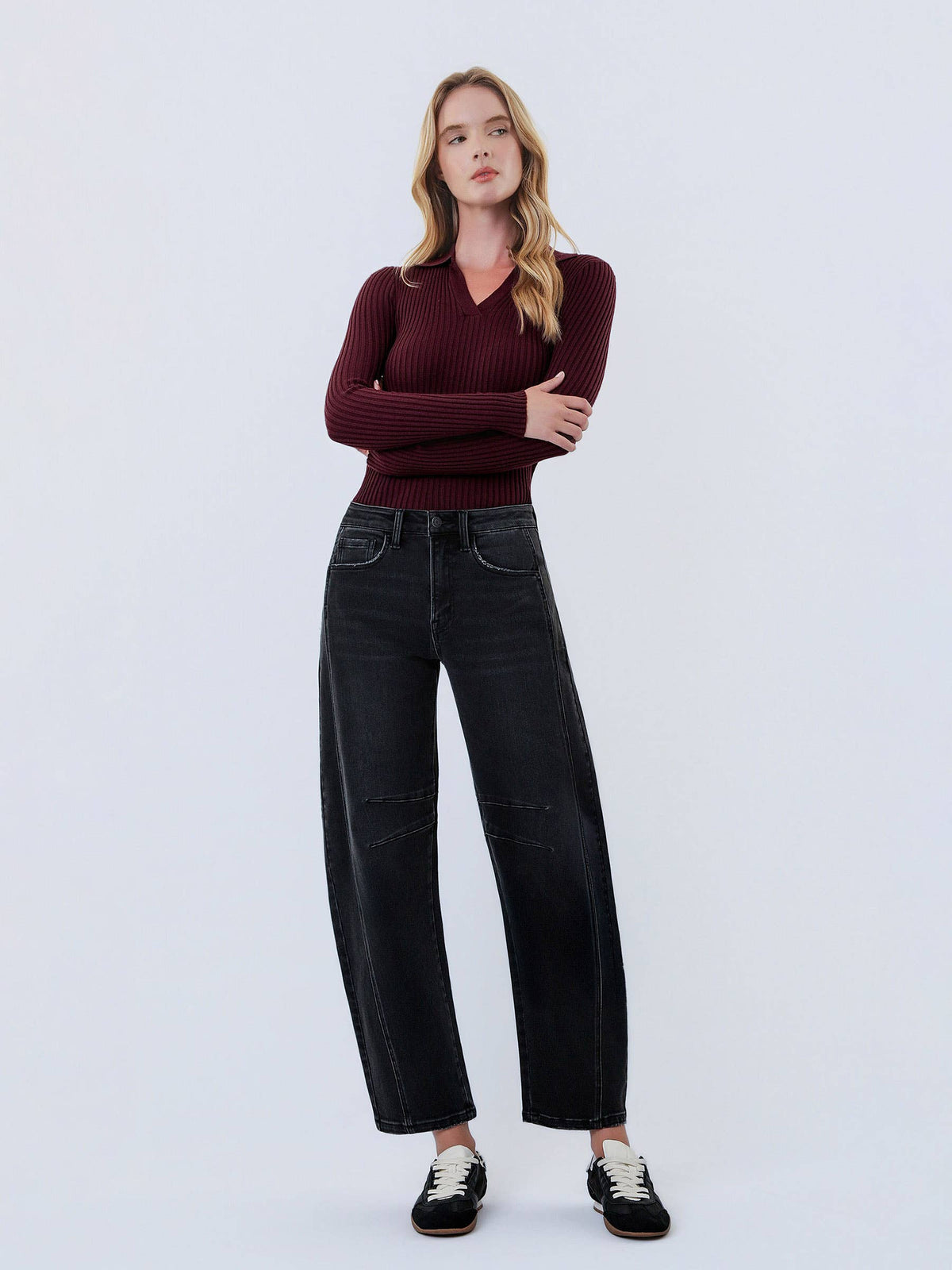 High Rise Ankle Barrel Jeans: Blk.
