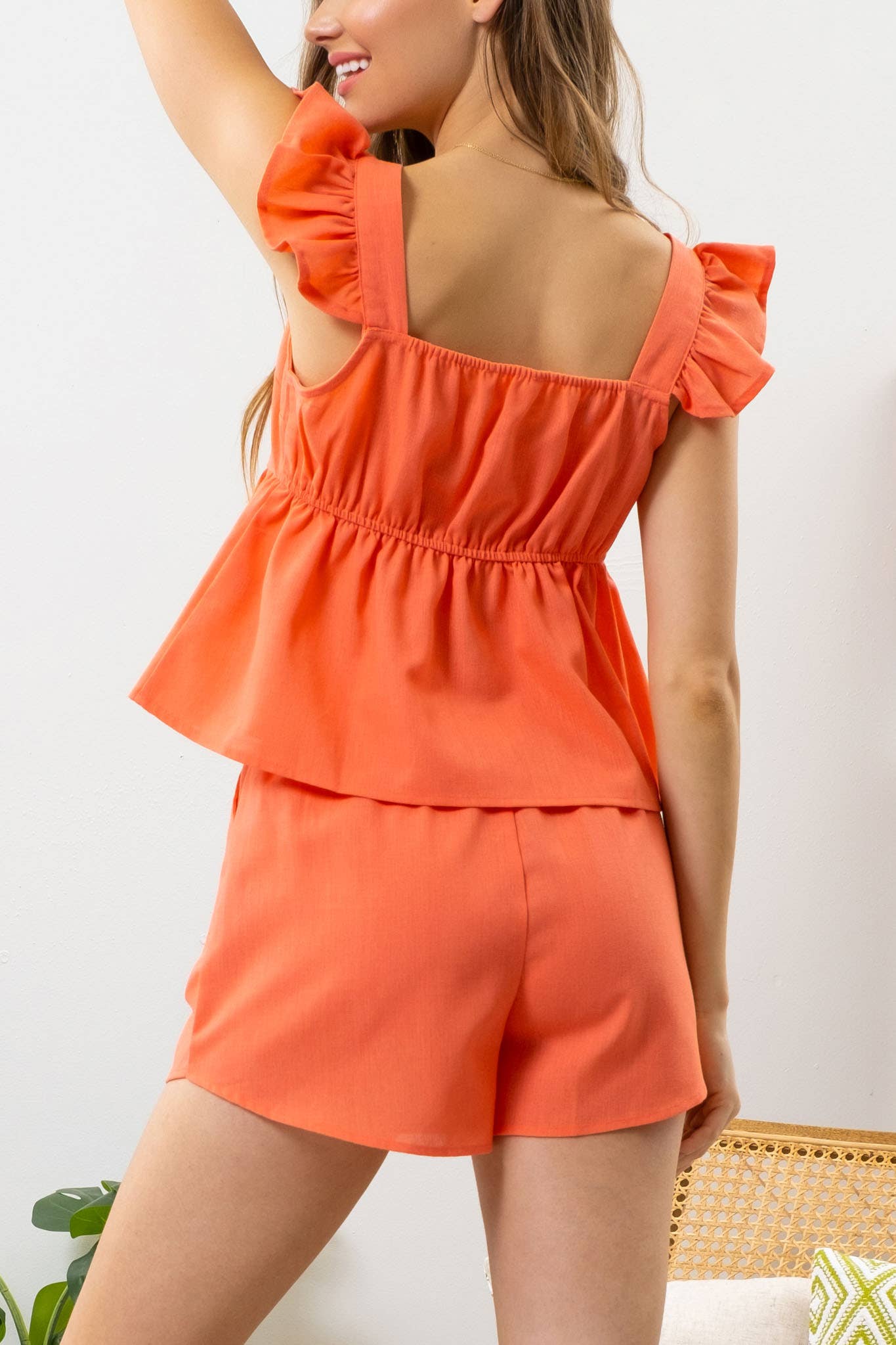 SOLID V NECK TOP: CORAL