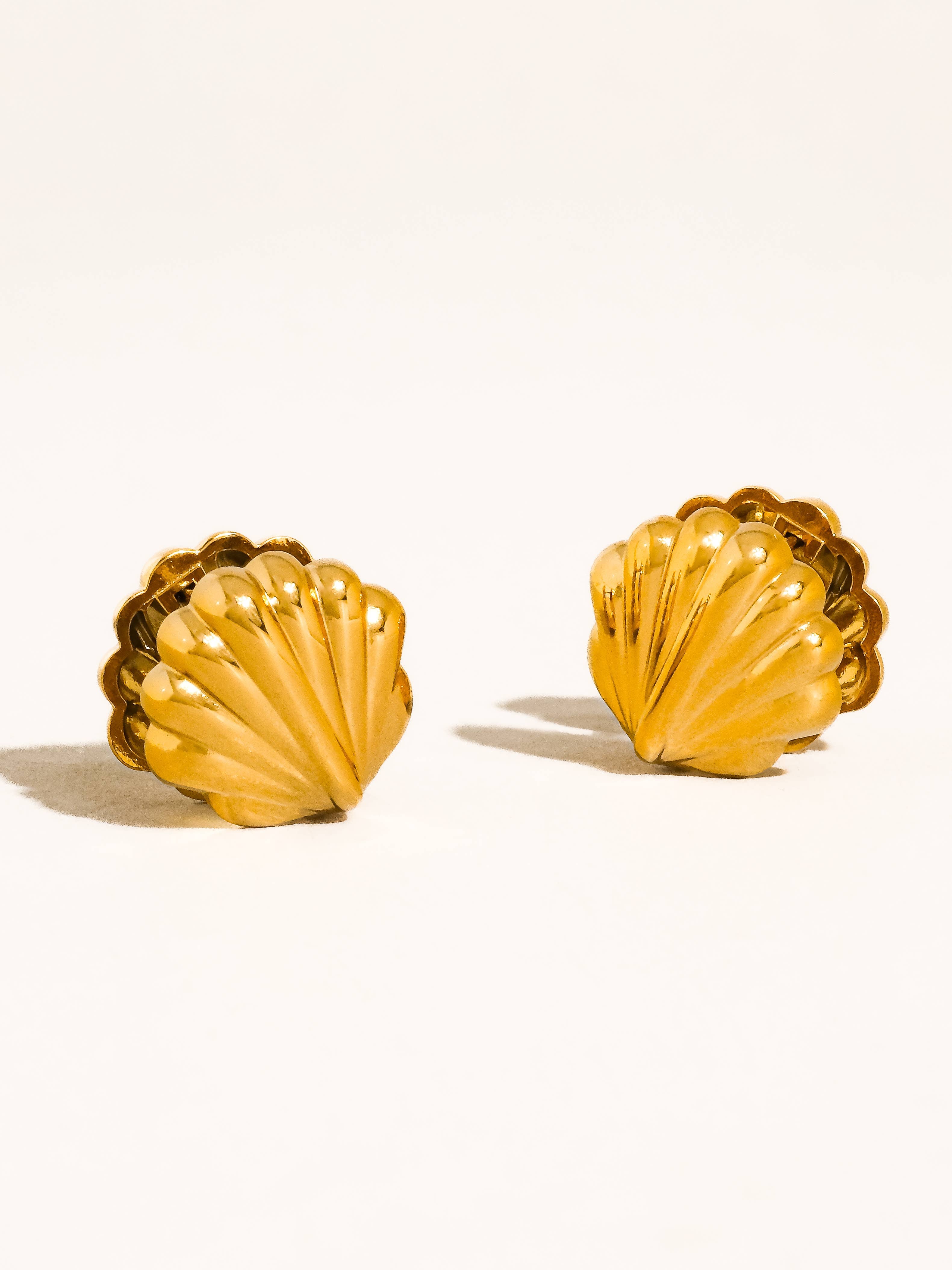 Verina 18K Gold Shell Earrings