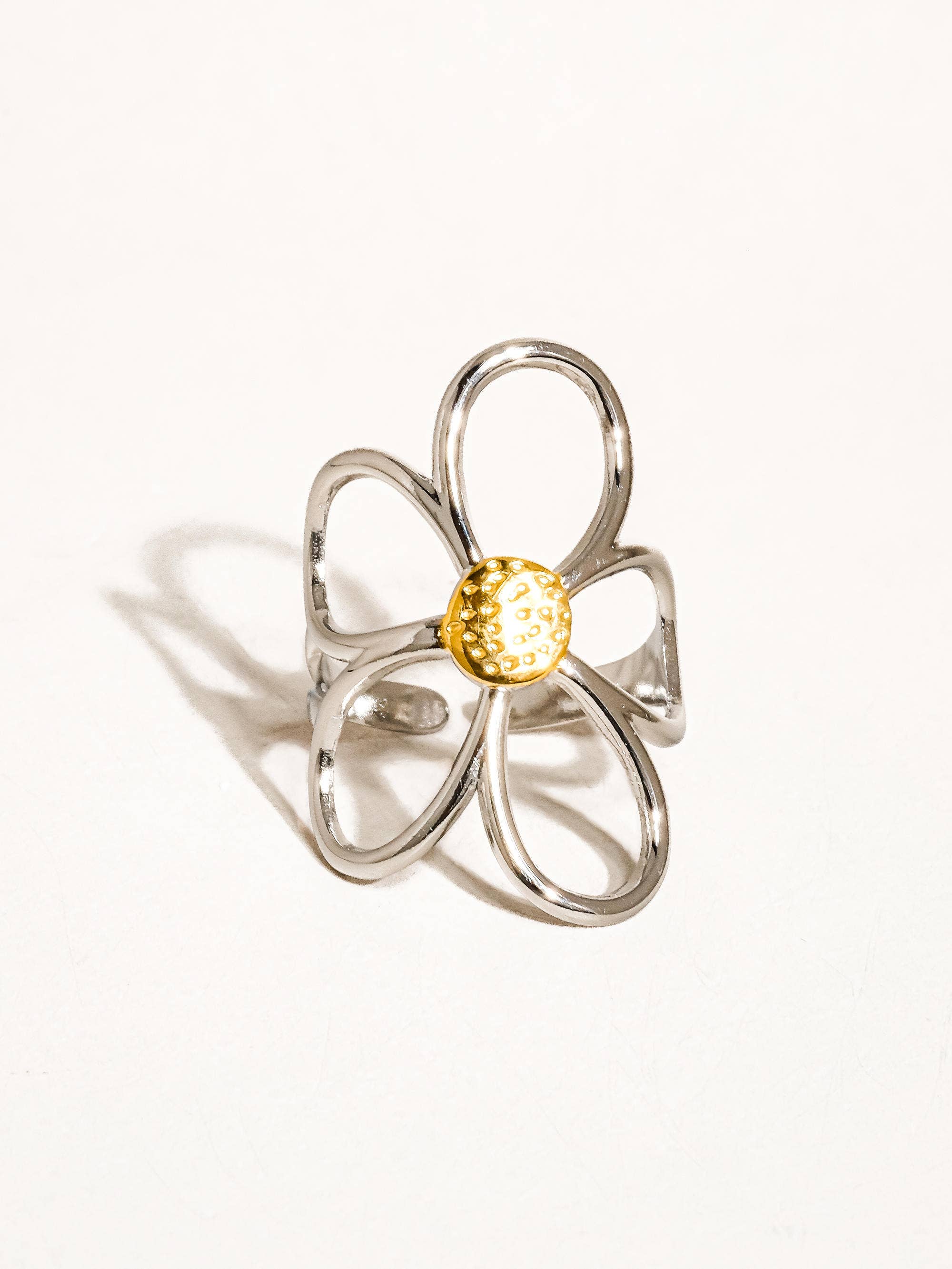 Isolde 18K Large Floral Ring
