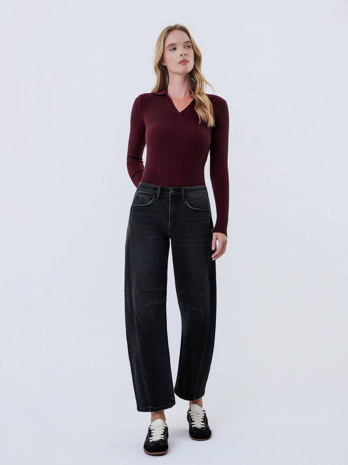 High Rise Ankle Barrel Jeans: Blk.