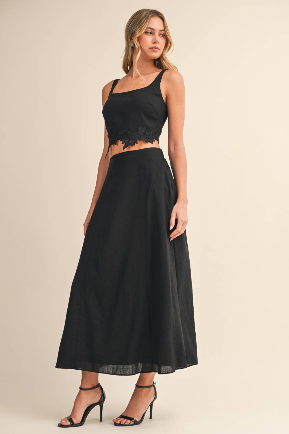 Flower Embroidered Midi Set: Black