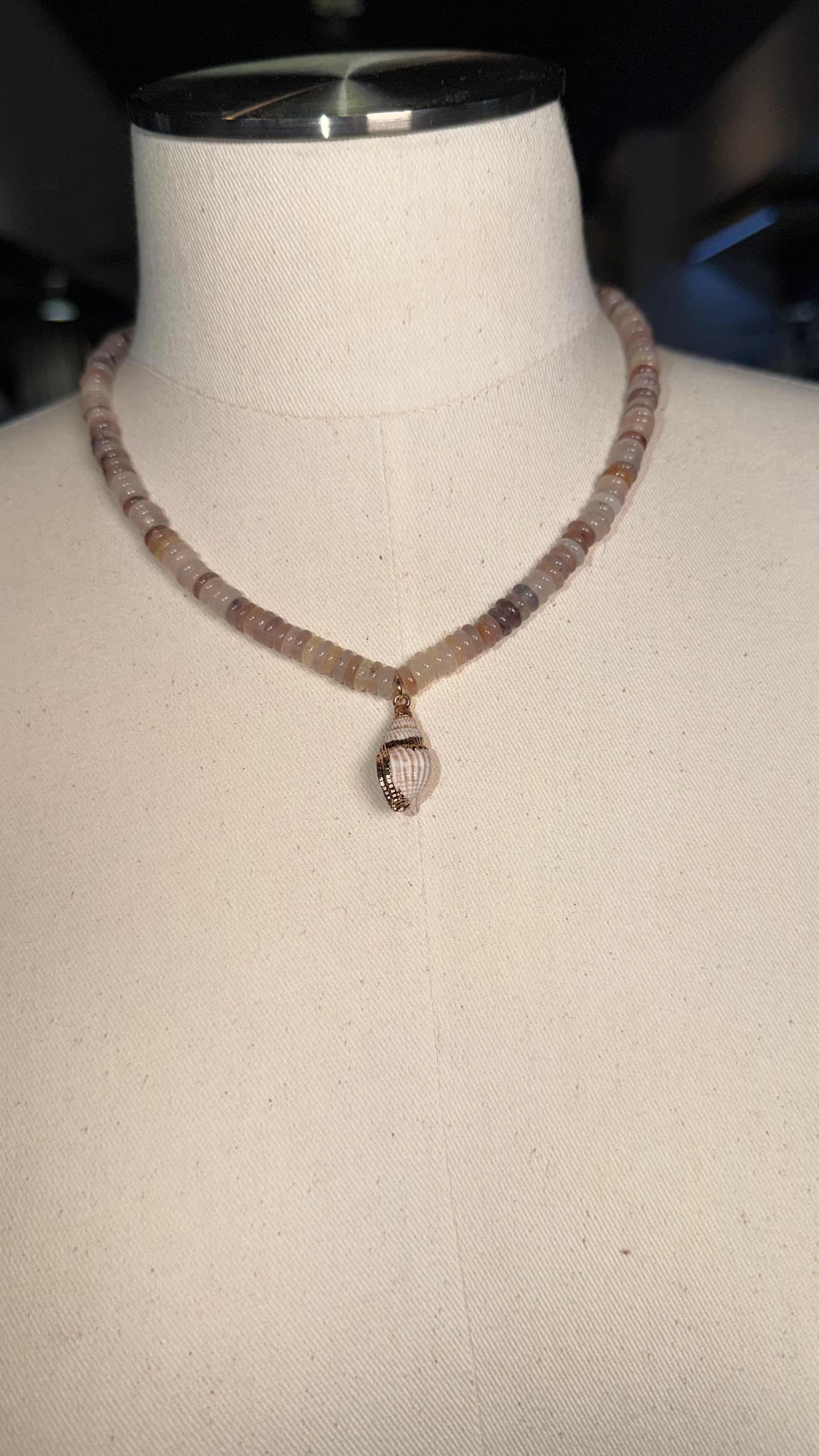 Latte Mini Shell Necklace