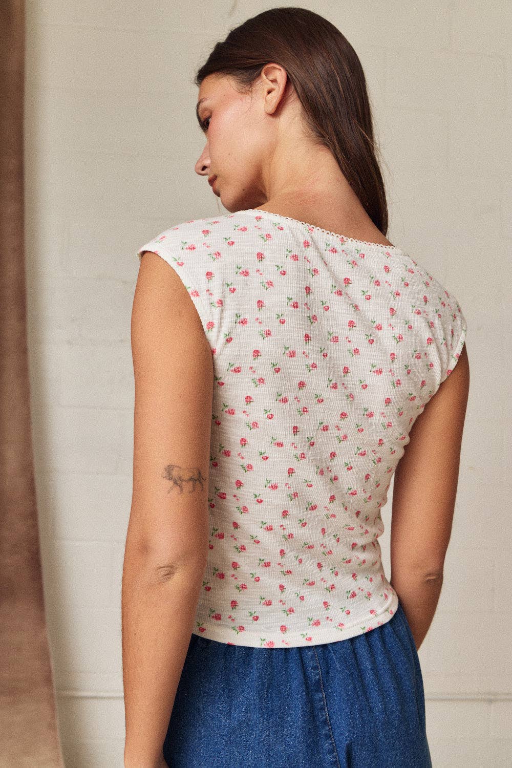 Ditsy Floral Print Top: White/Pink