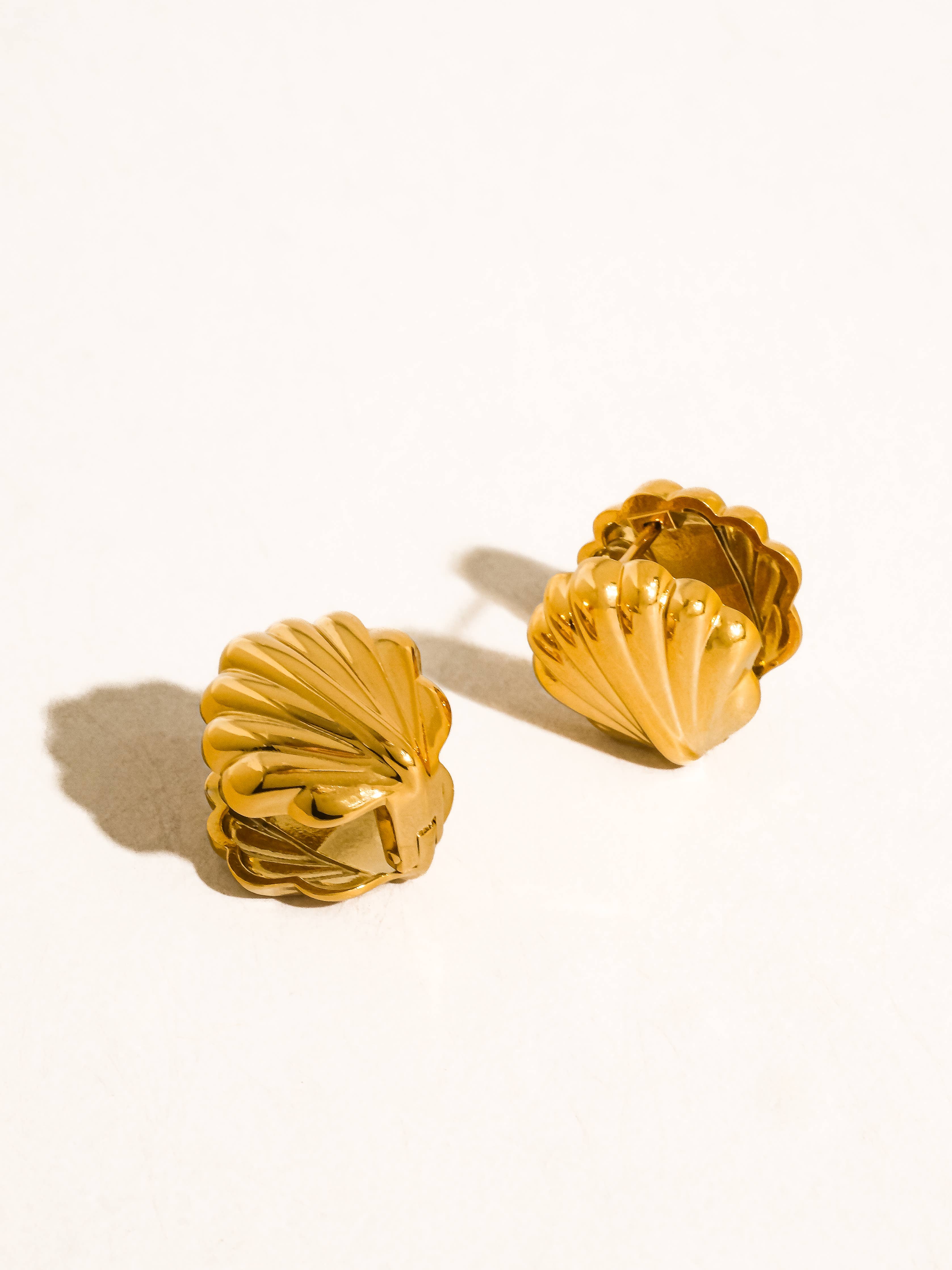 Verina 18K Gold Shell Earrings