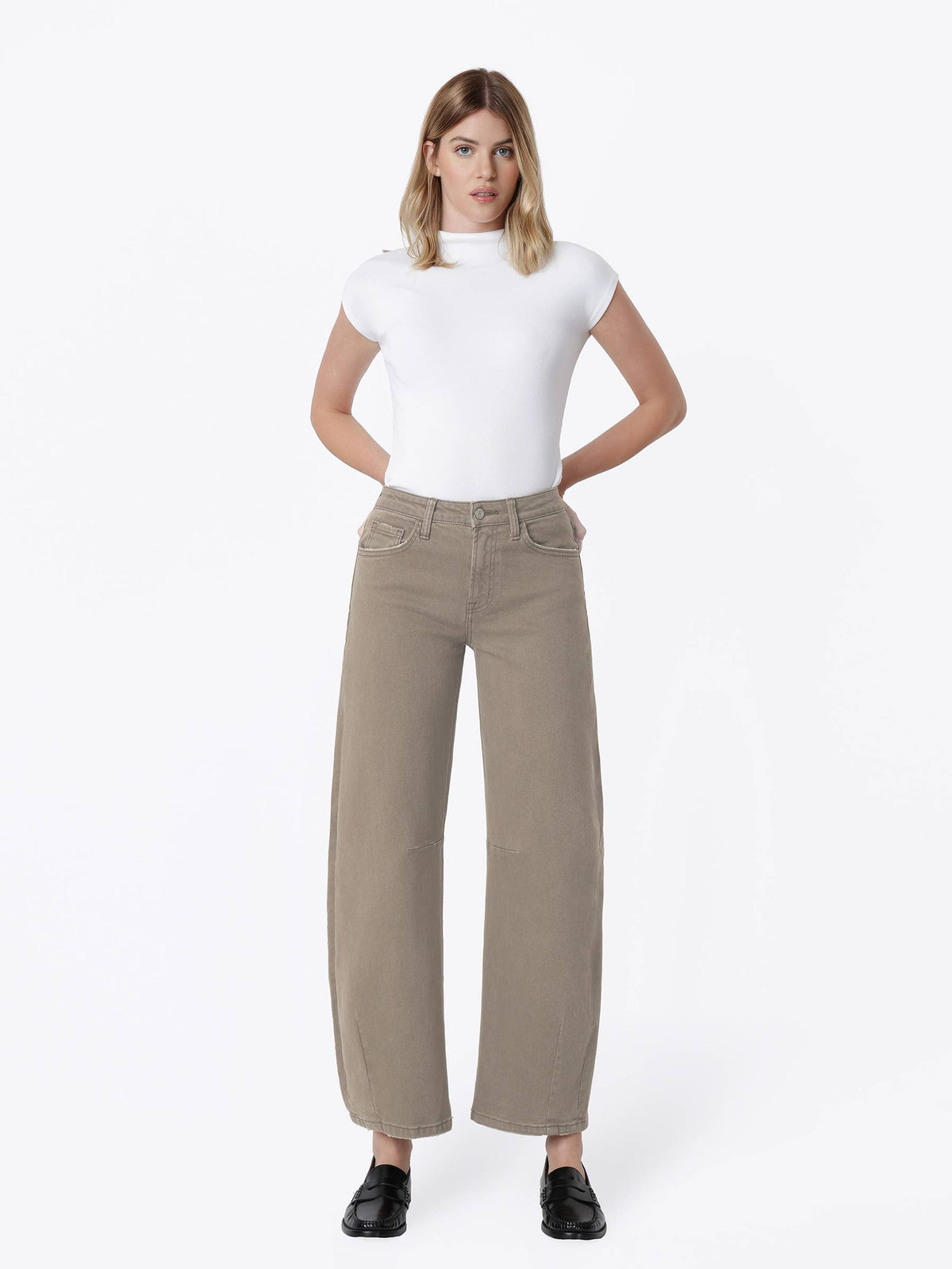 Darted Ankle Barrel Jeans: Ash