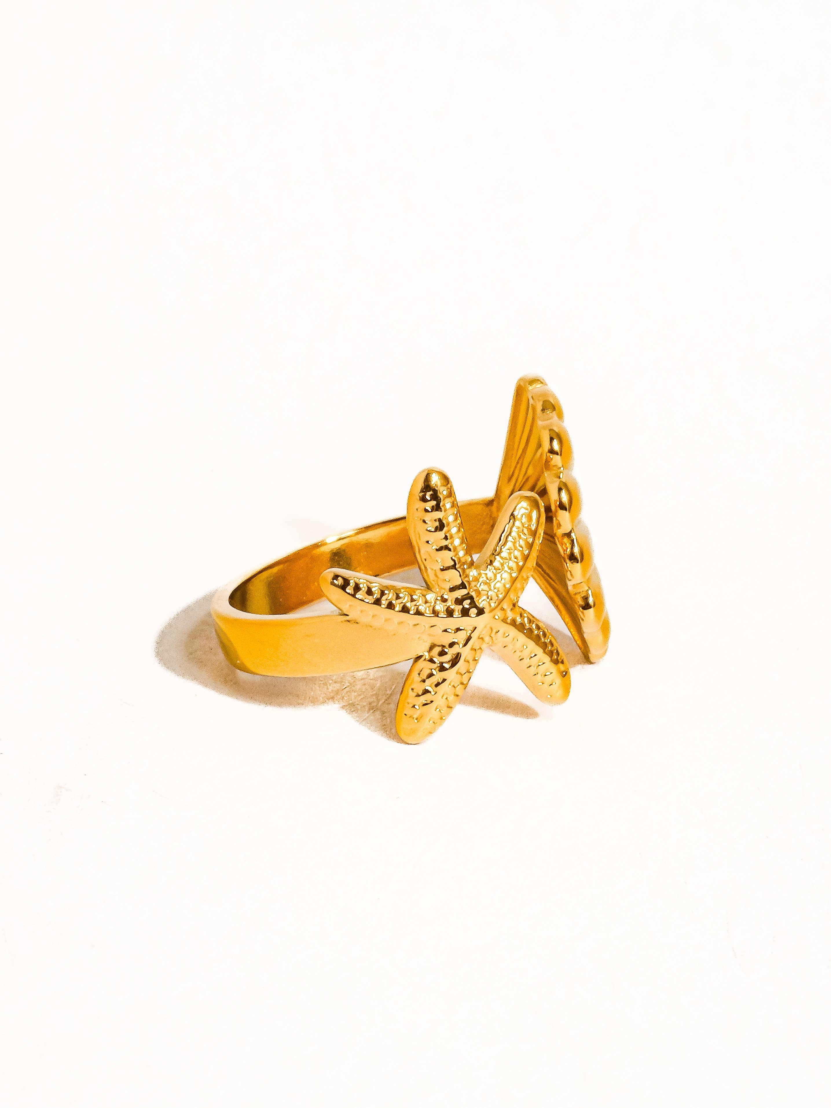 Étoilé 18K Gold Star and Shell Ring