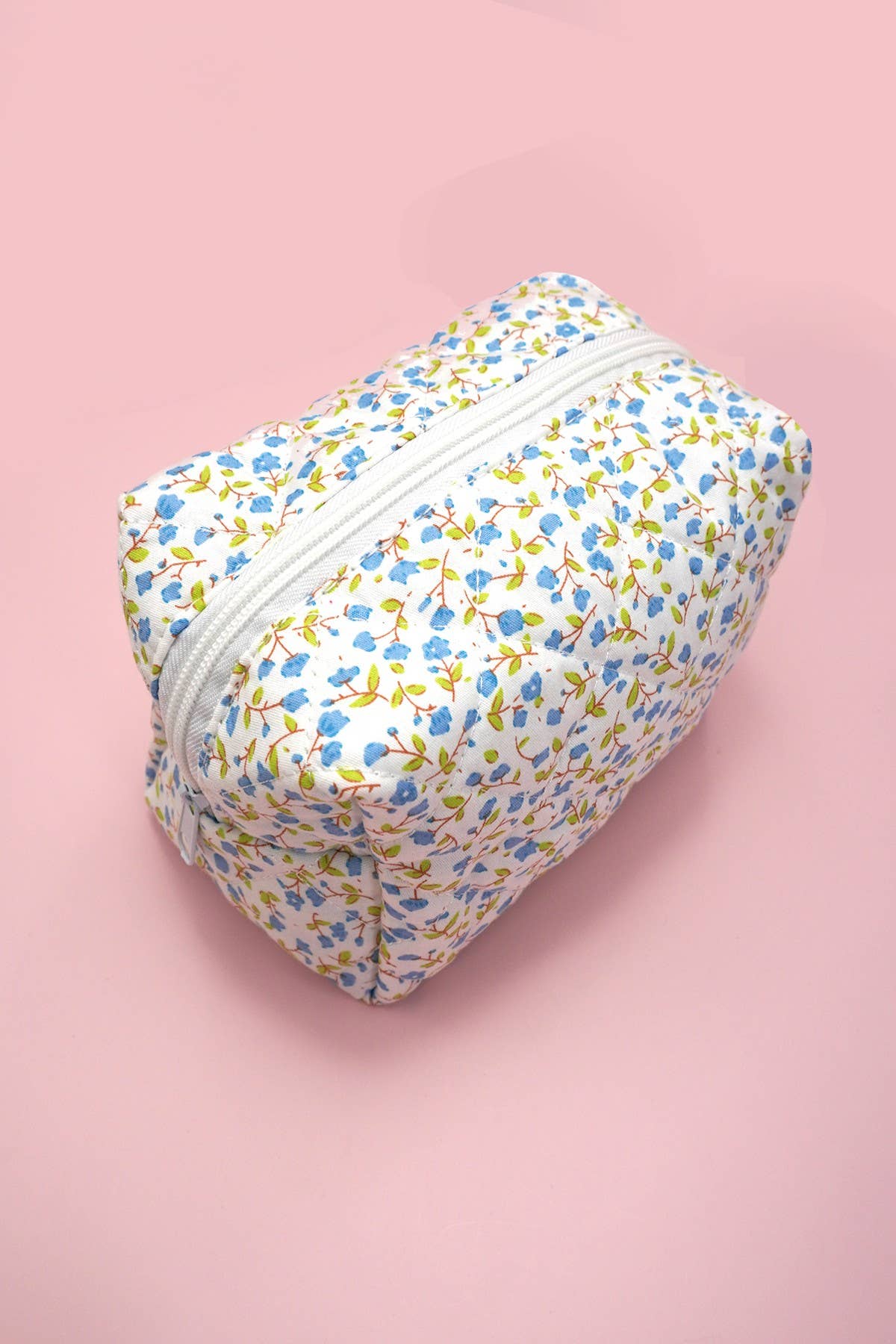 Ditsy Quilted Floral Pouch: Blue