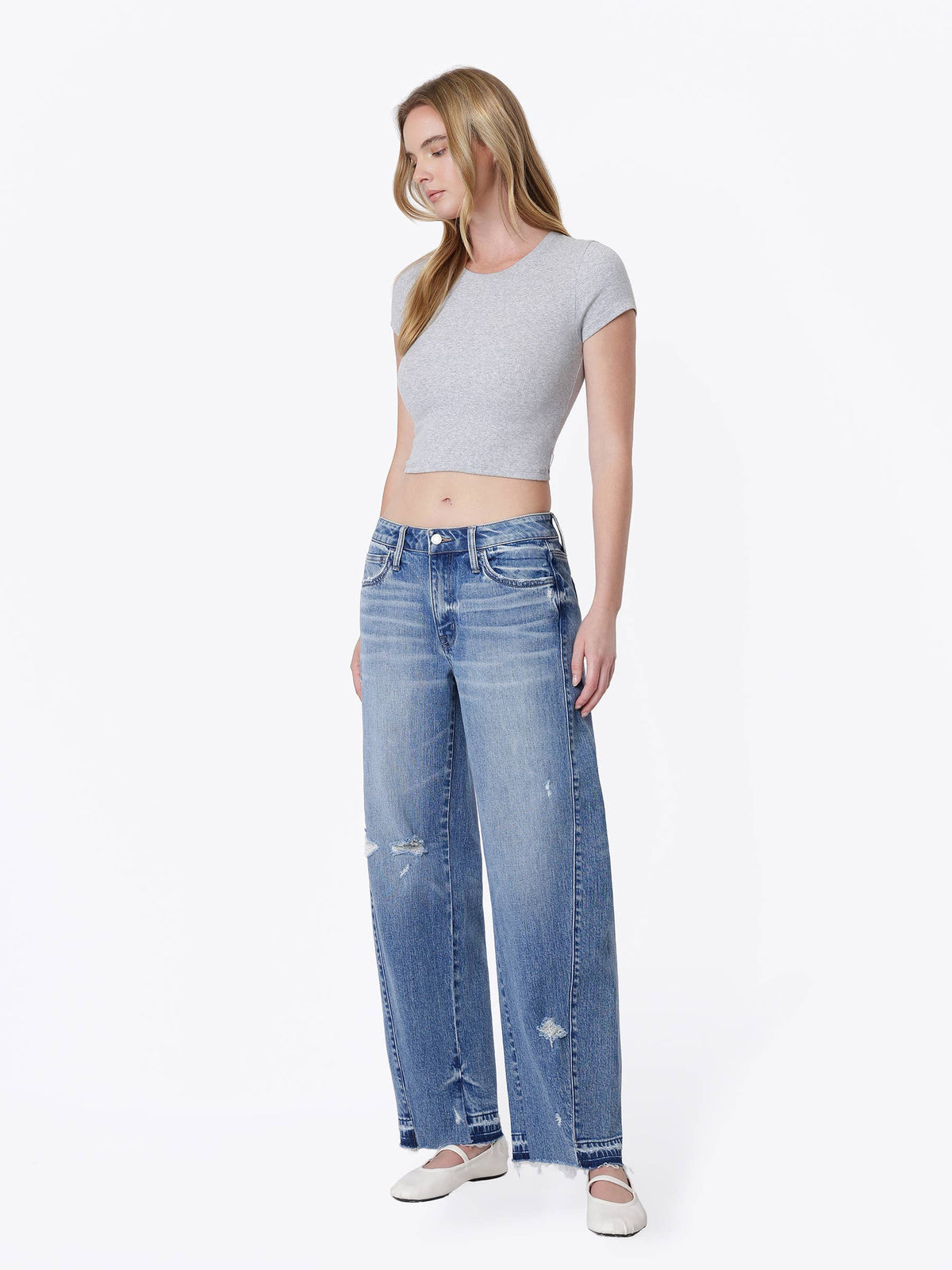 Distressed Barrel Jeans