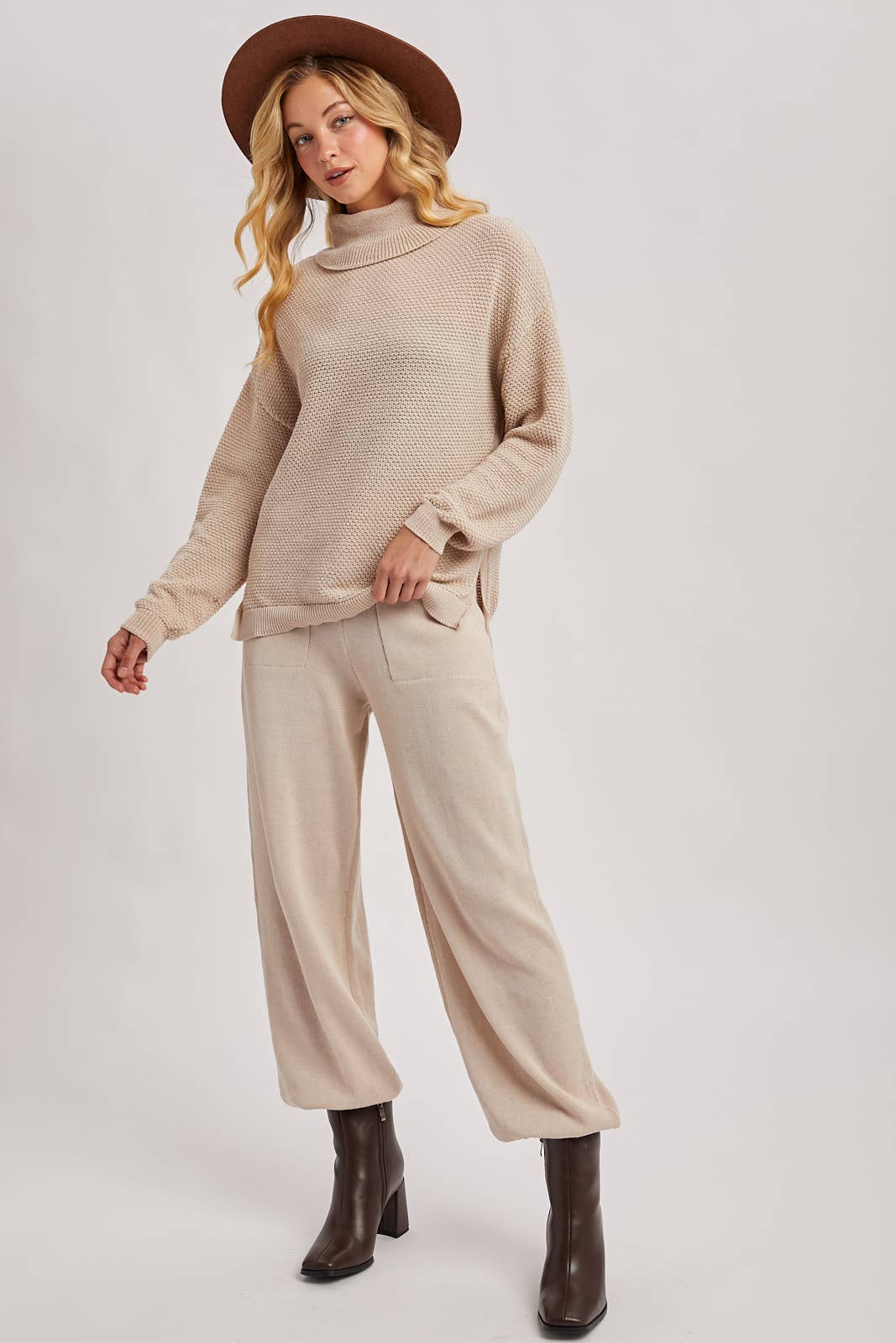 Relaxed Knit Jogger: Beige