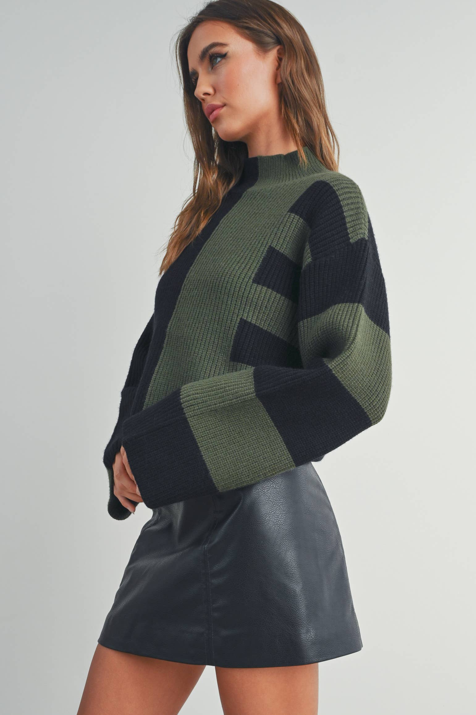 Color Block Turtleneck-Black/Olive