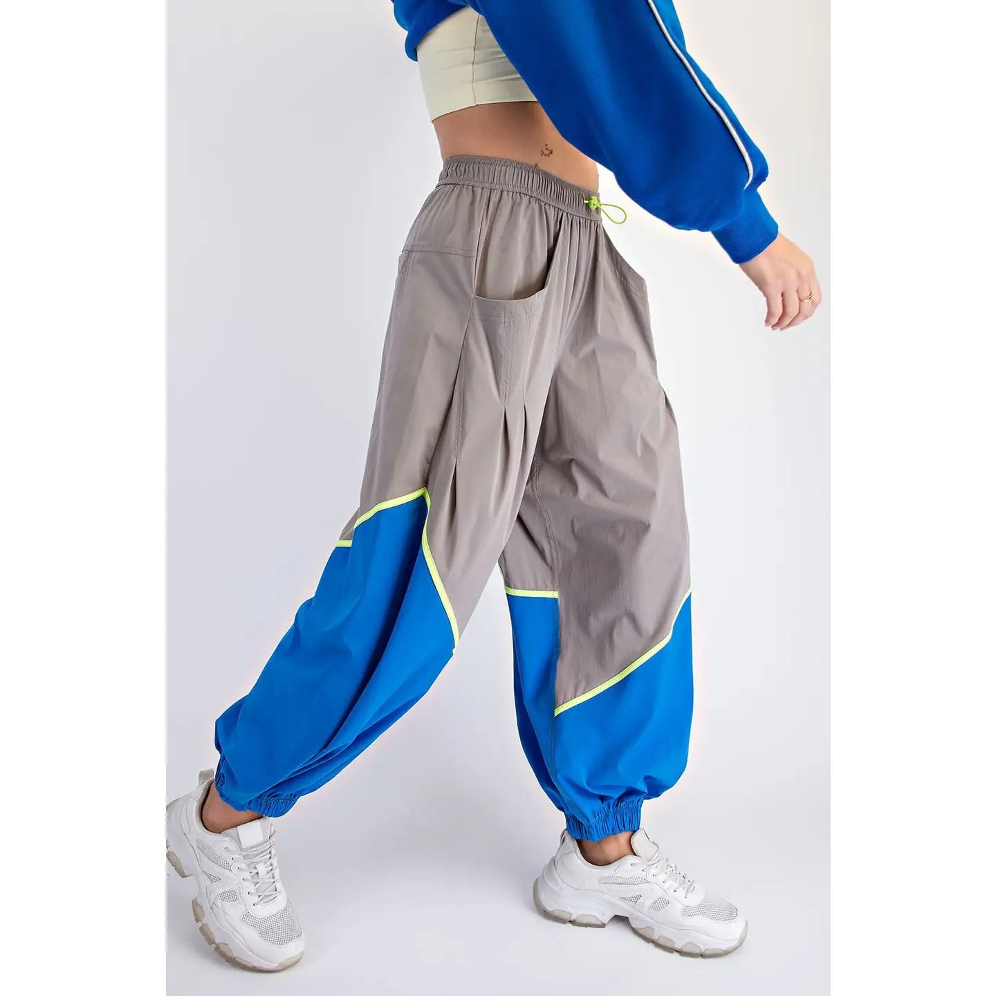 Contrast Flow Jogger:Taupe/Blue