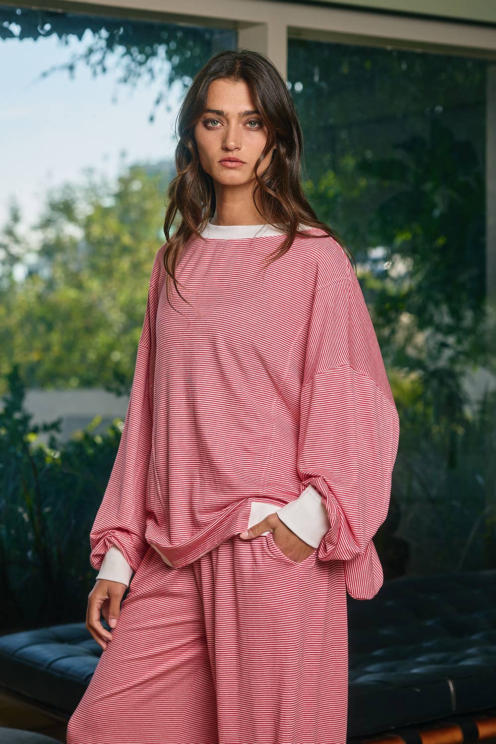 Reversible Twist-Front Set: Red/Ivory