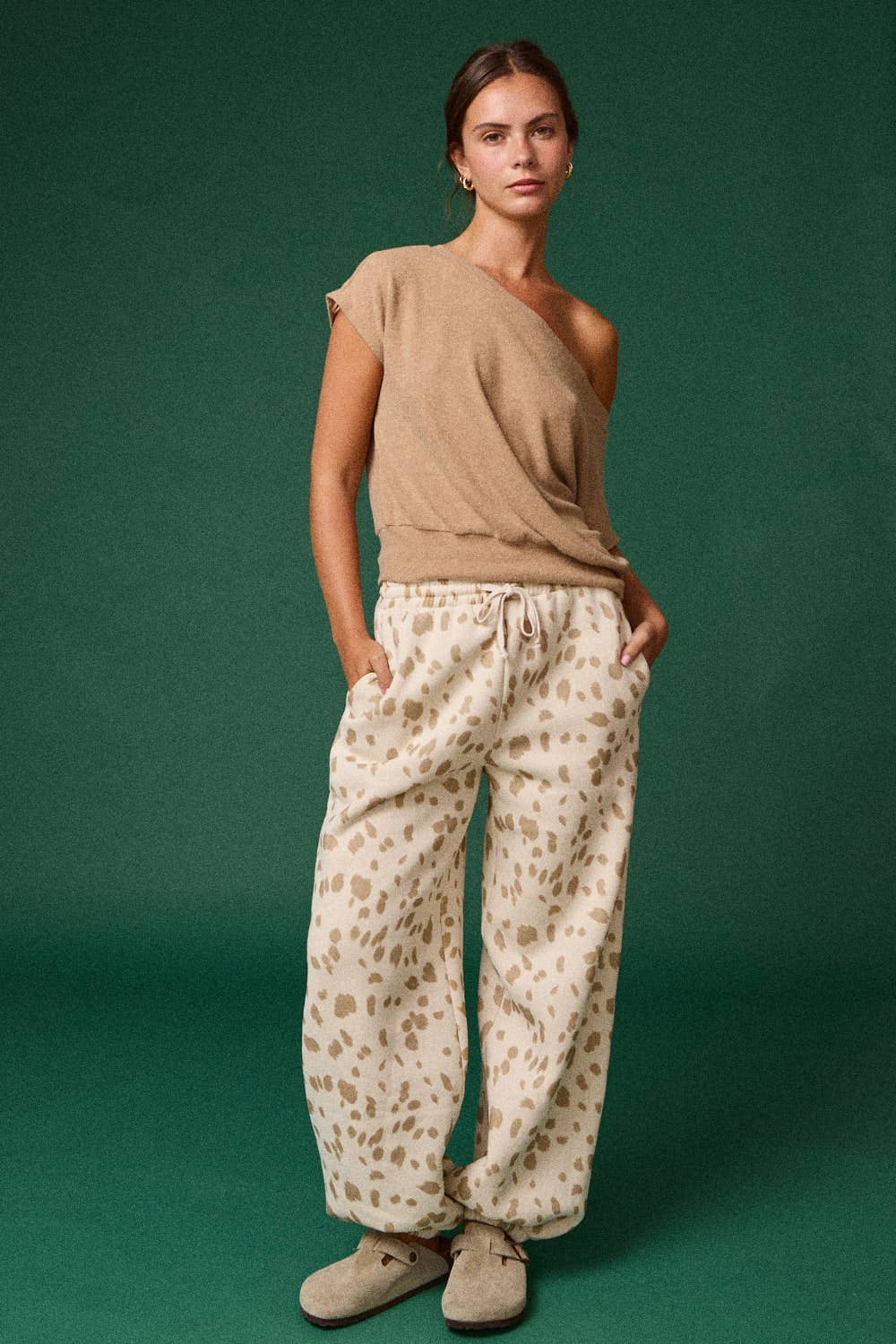 Printed Joggers: Cream/Mocha