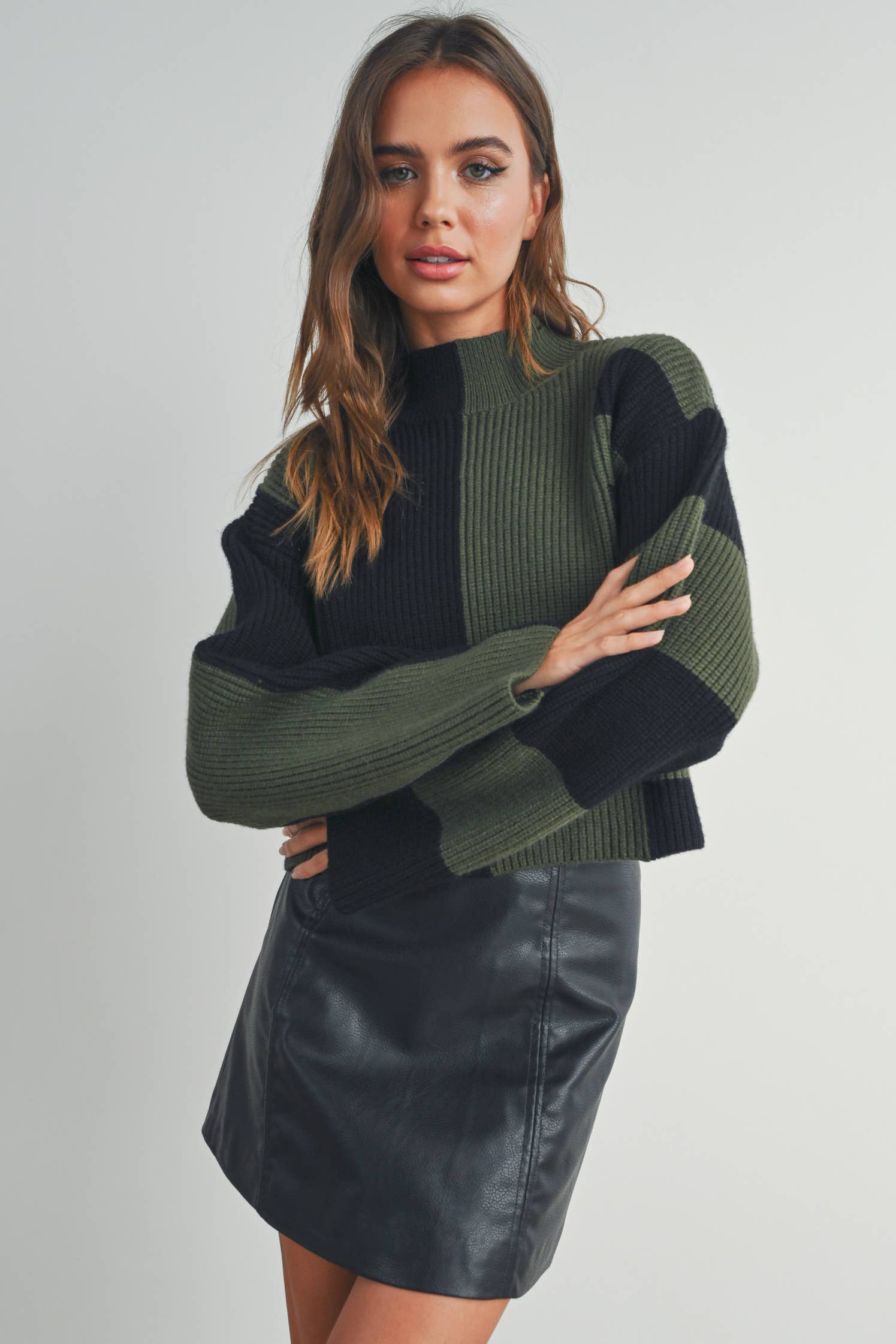 Color Block Turtleneck-Black/Olive
