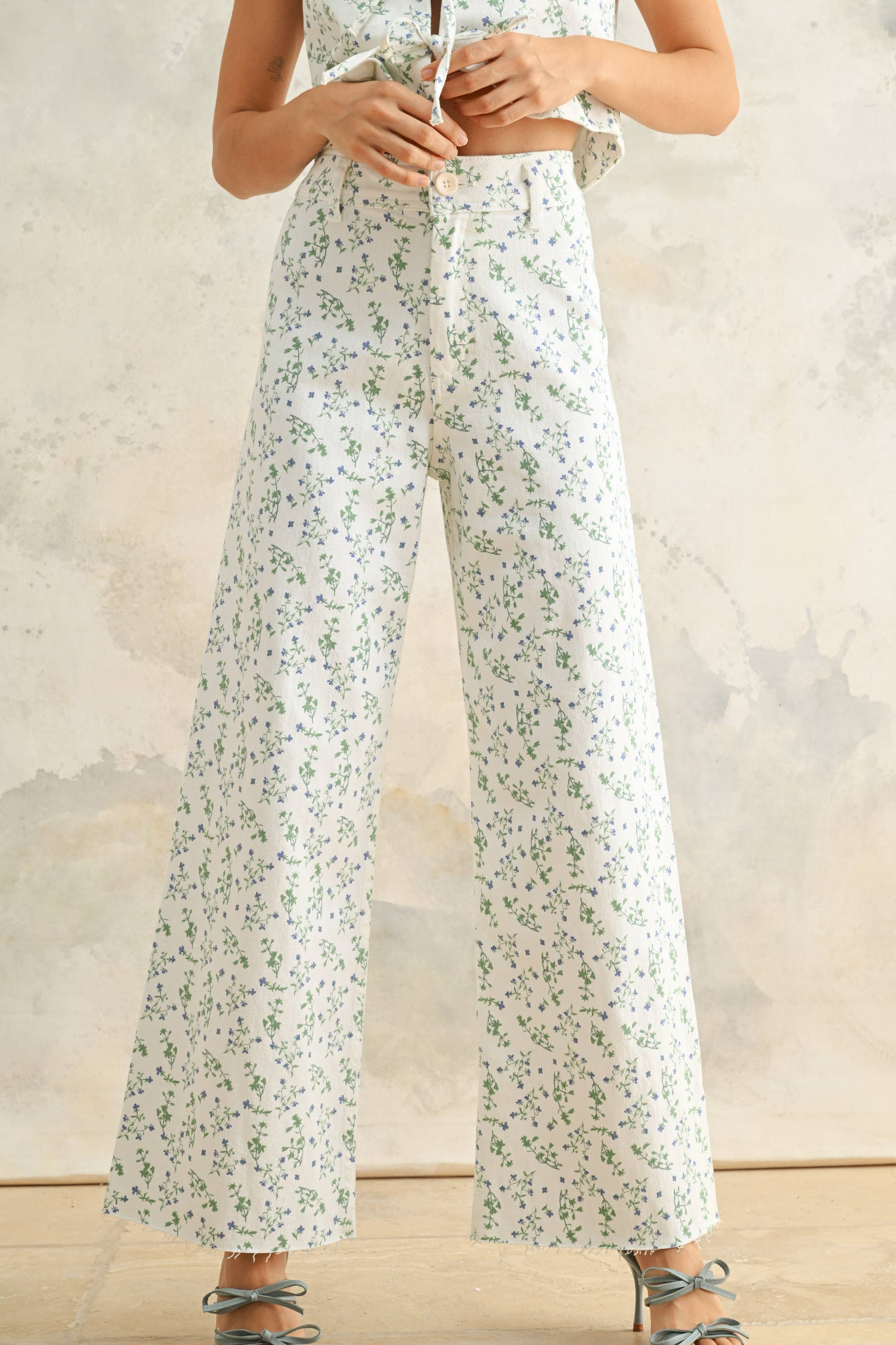 Floral Print Pants: White/Blue