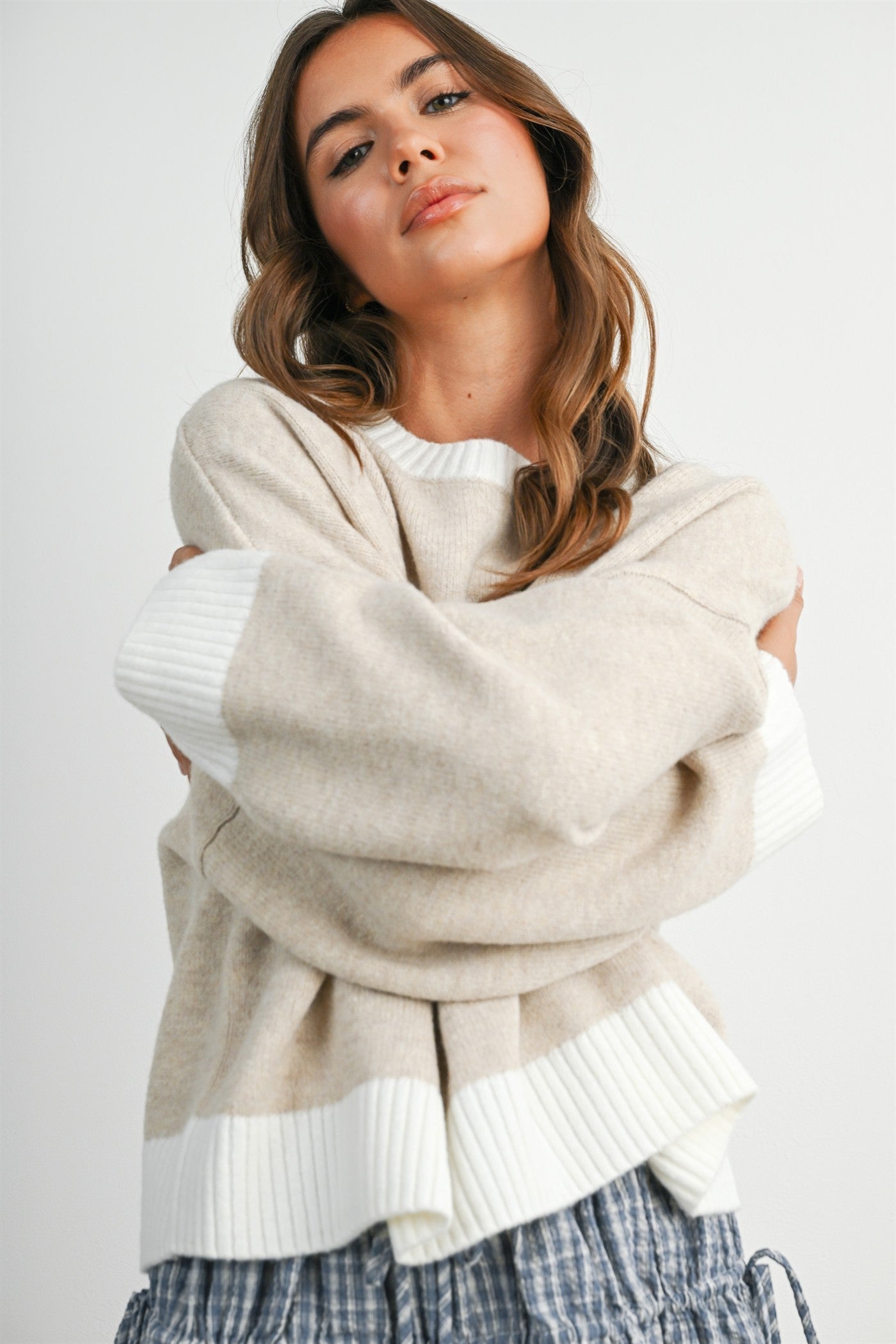 Cozy Contrast Trim Sweater: Ivory