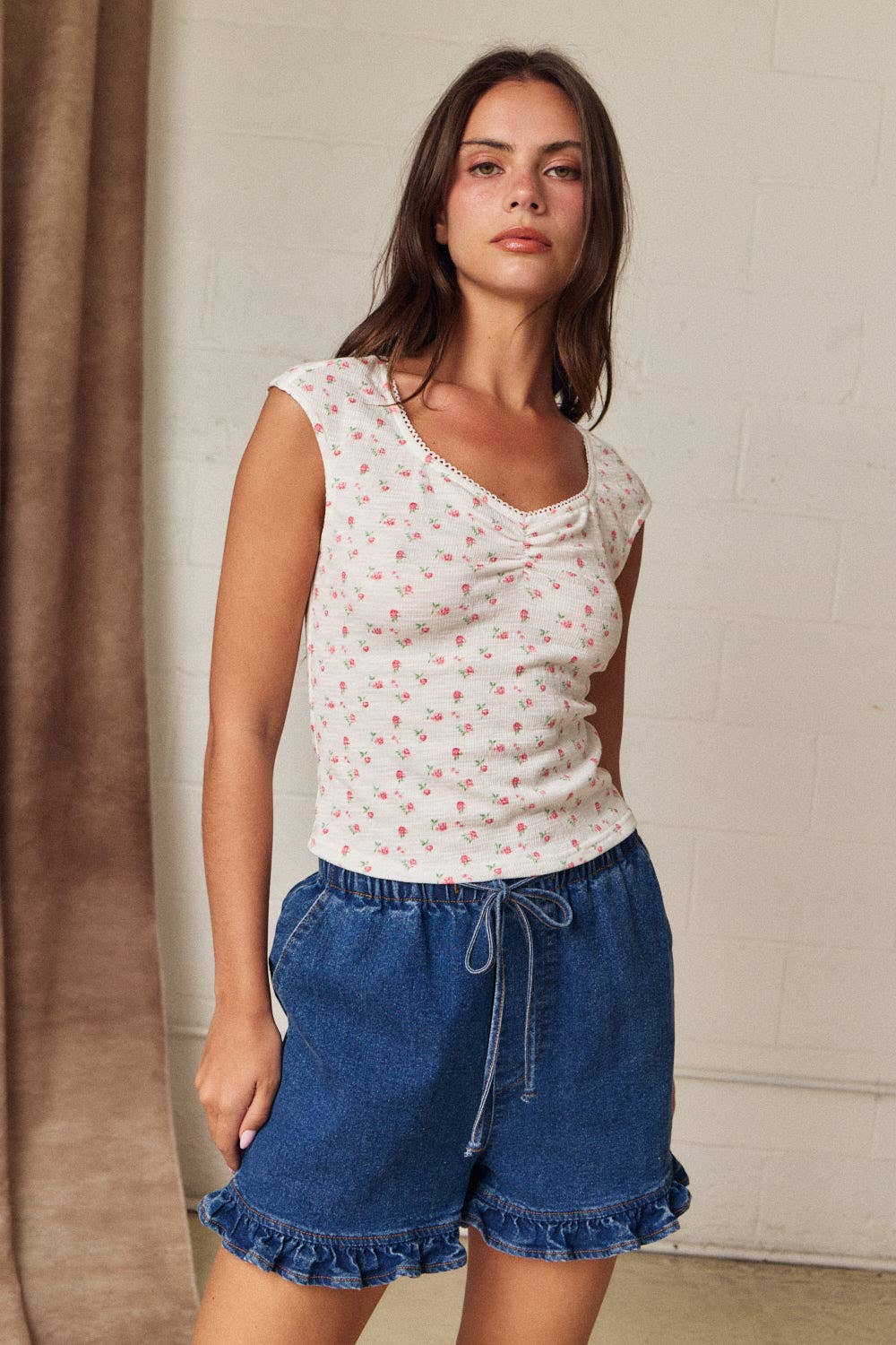 Ditsy Floral Print Top: White/Pink