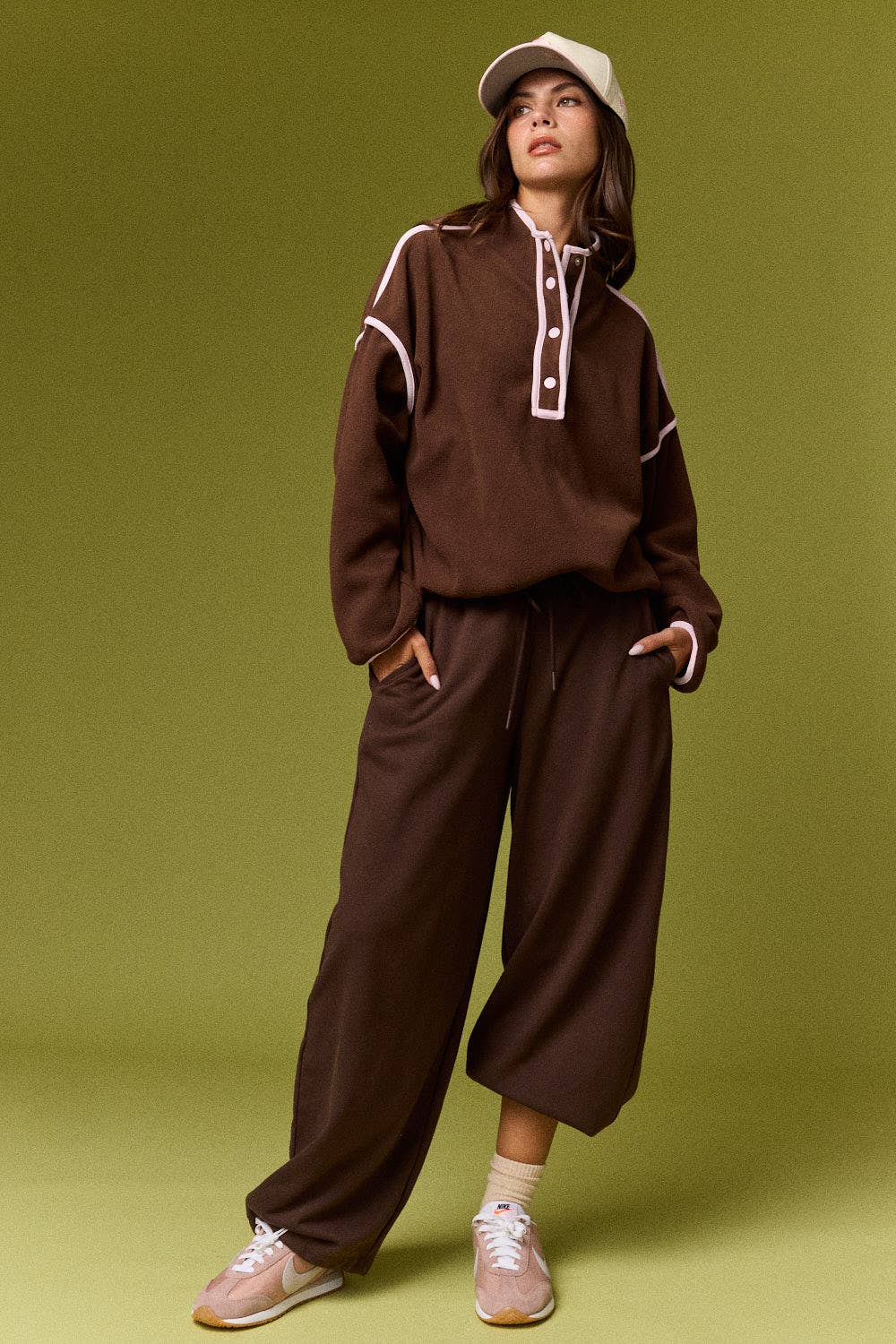 Wide Jogger Pants: Brown