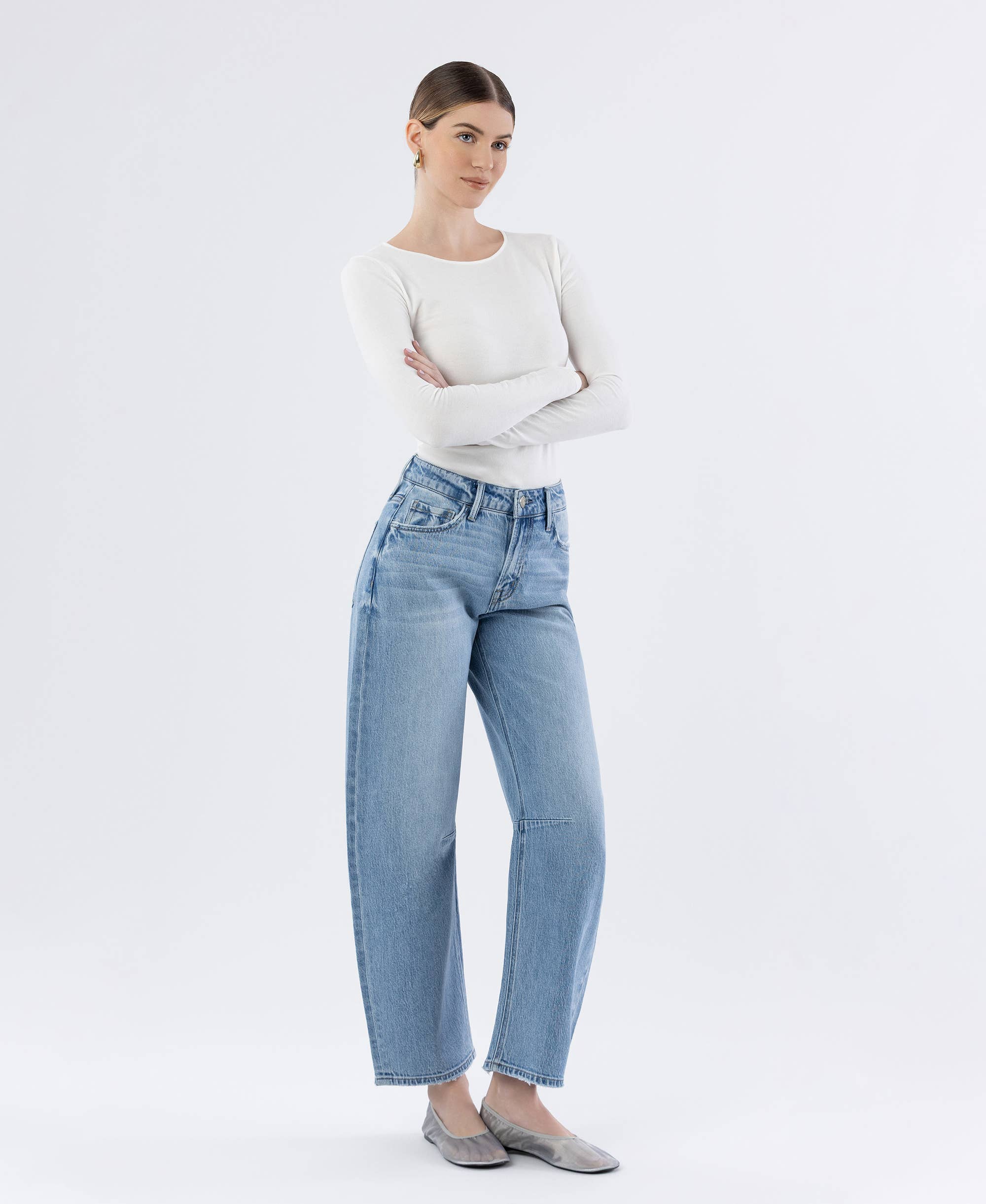 High Rise Barrel Jeans:Charm