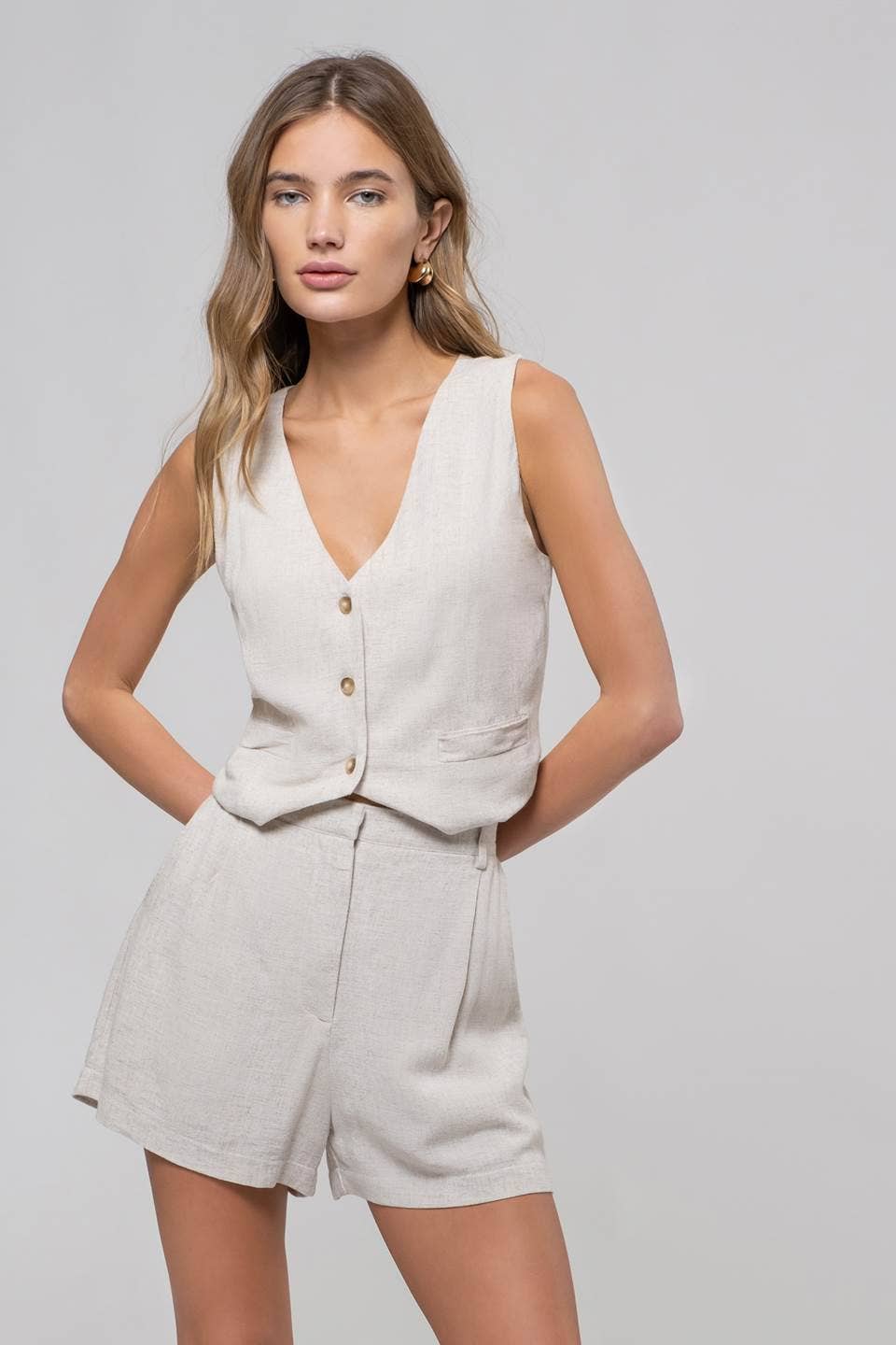 LINEN ELASTIC WAIST SHORTS