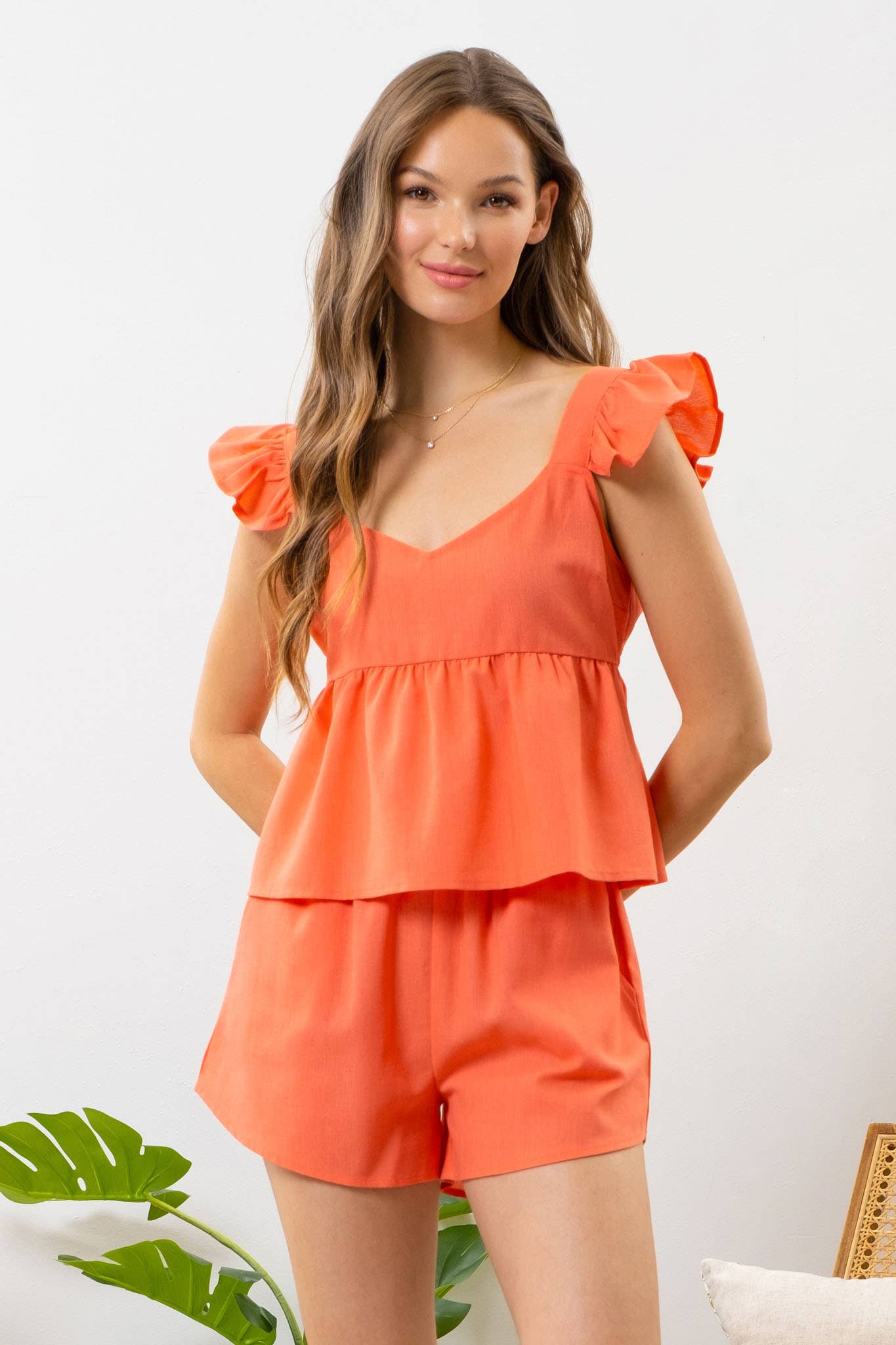 SOLID V NECK TOP: CORAL