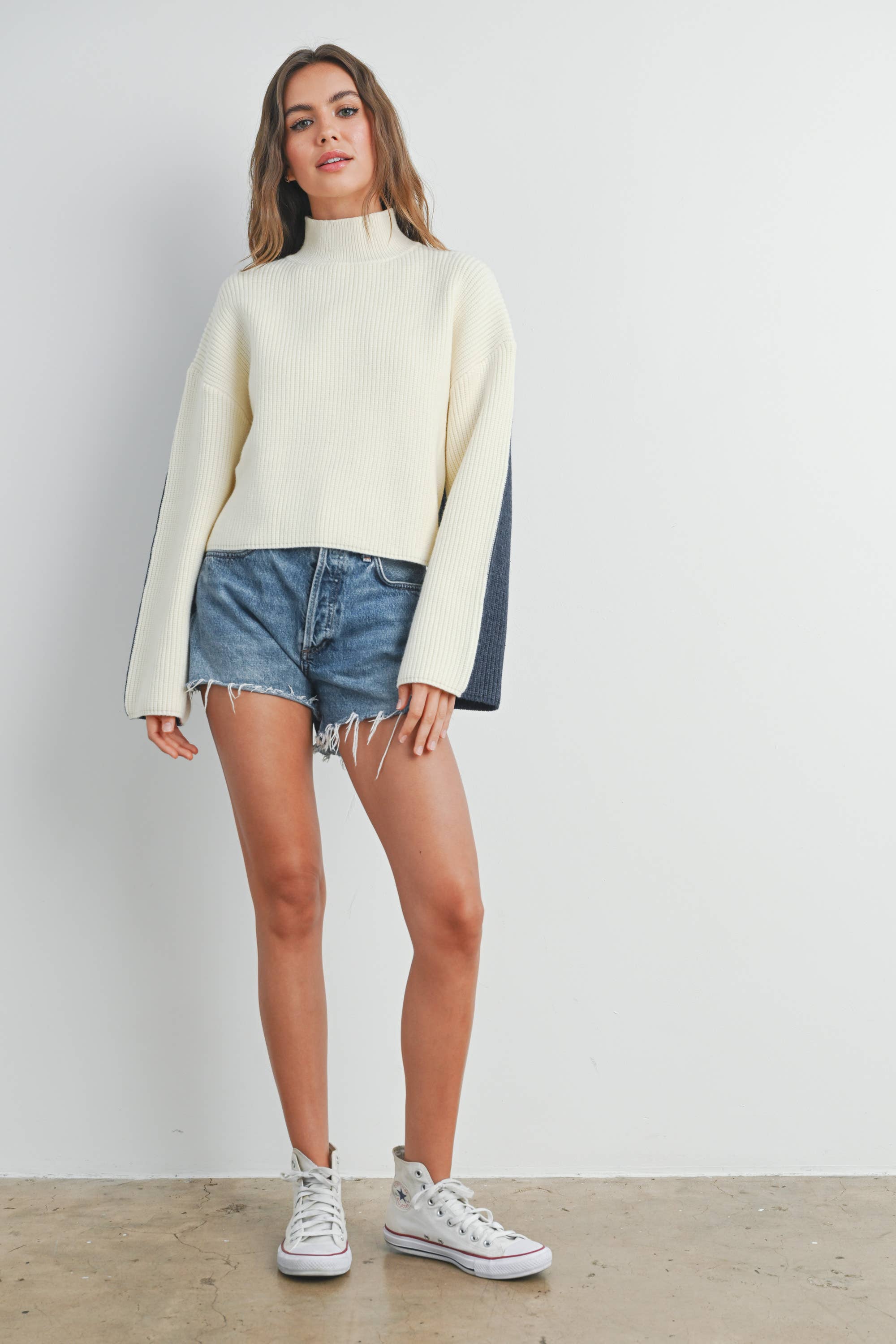 Two-Toned Turtleneck:Ivory/Blue