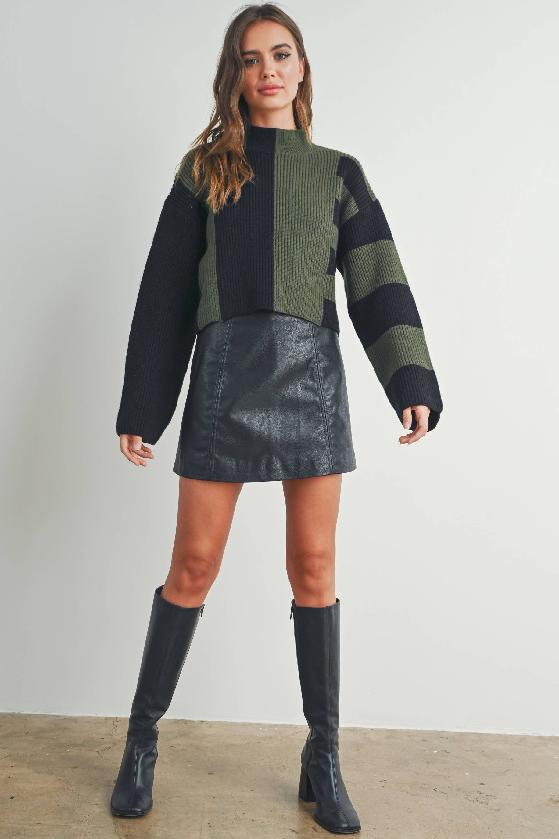Color Block Turtleneck-Black/Olive