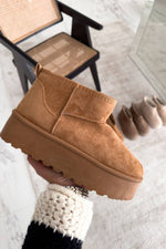 PLATFORM ANKLE BOOTS: CHESTNUT