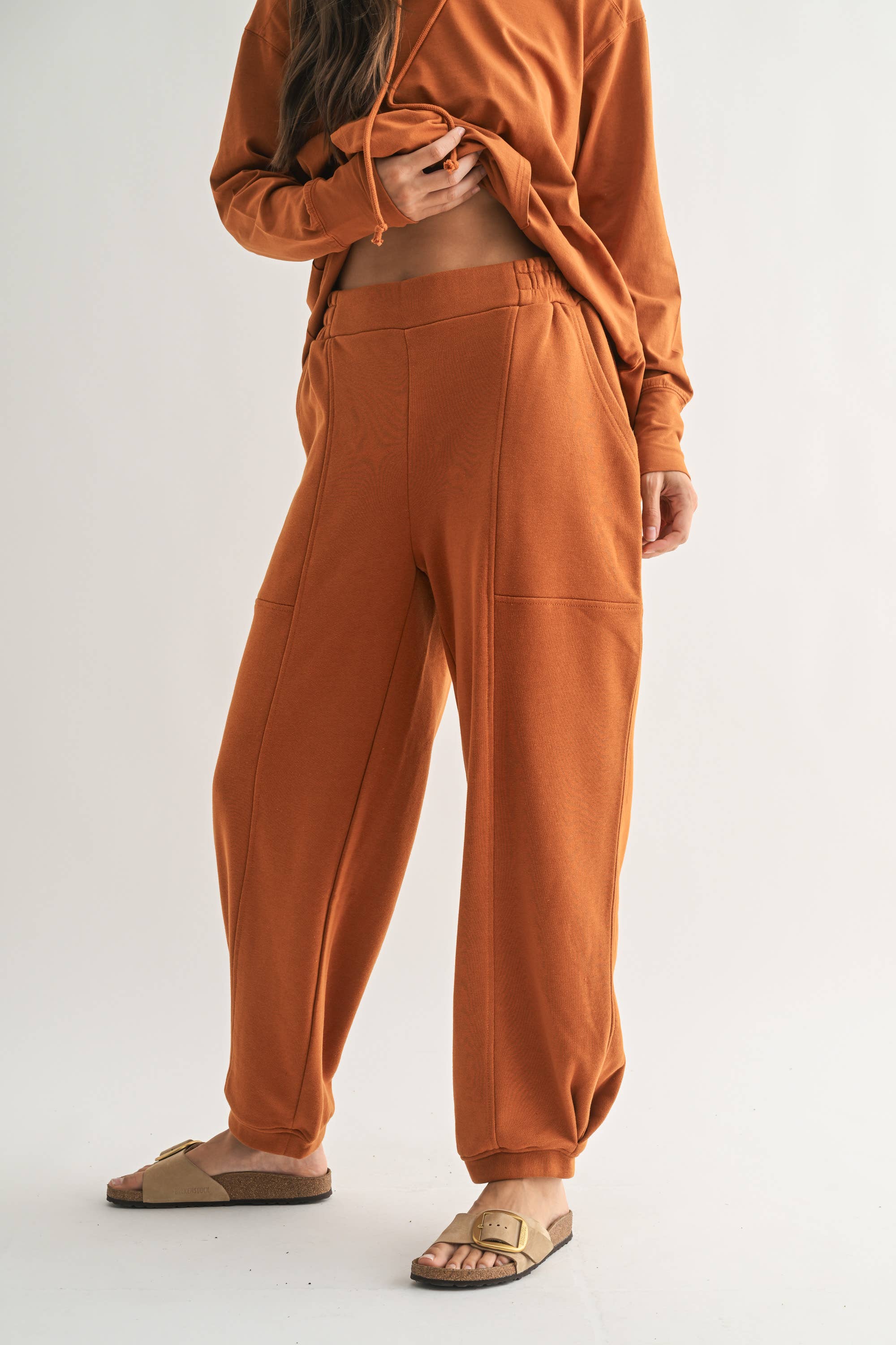 Dune Drift Jogger: Burnt Amber