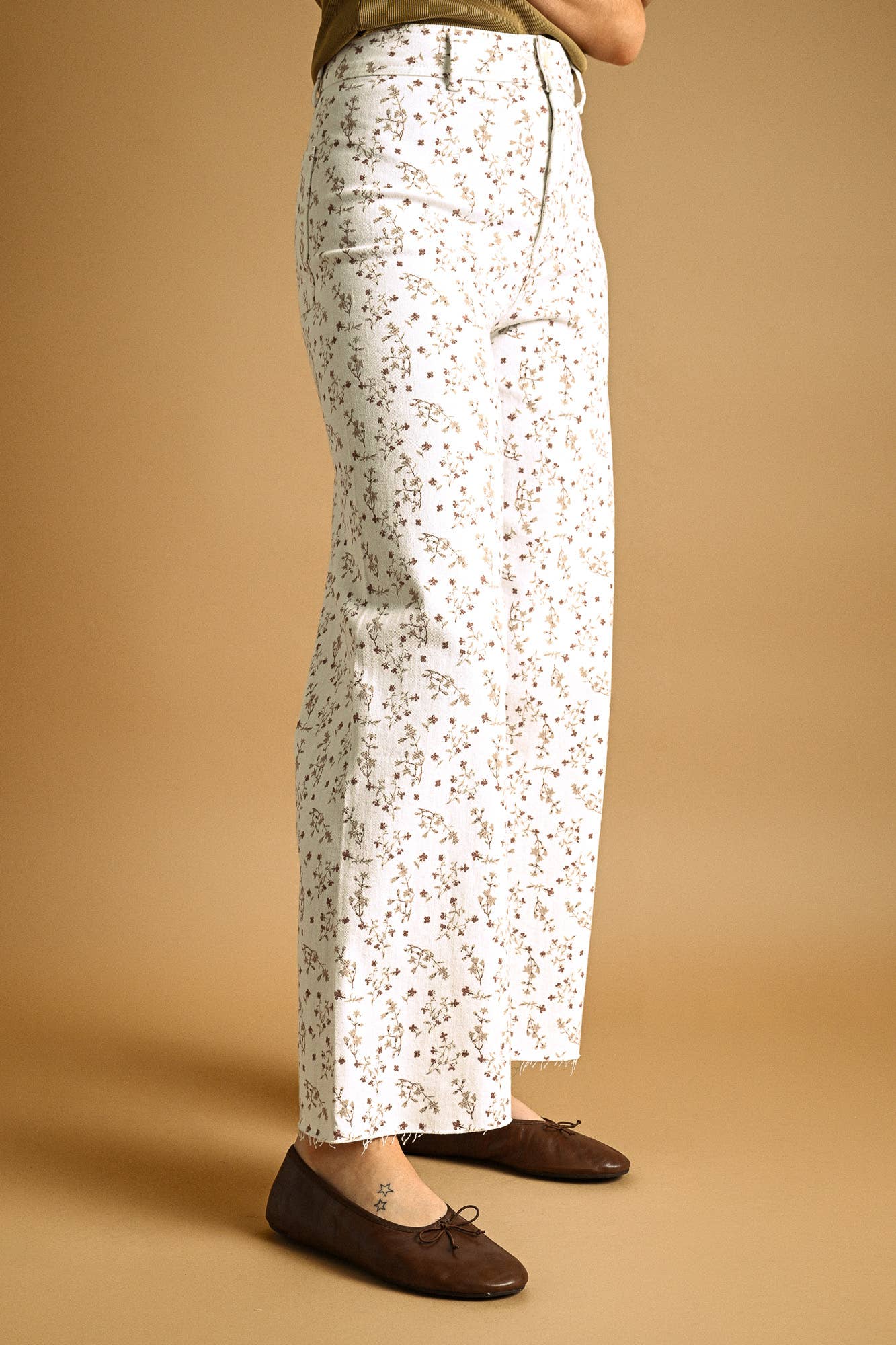 Floral Stretched Pants: Vanilla