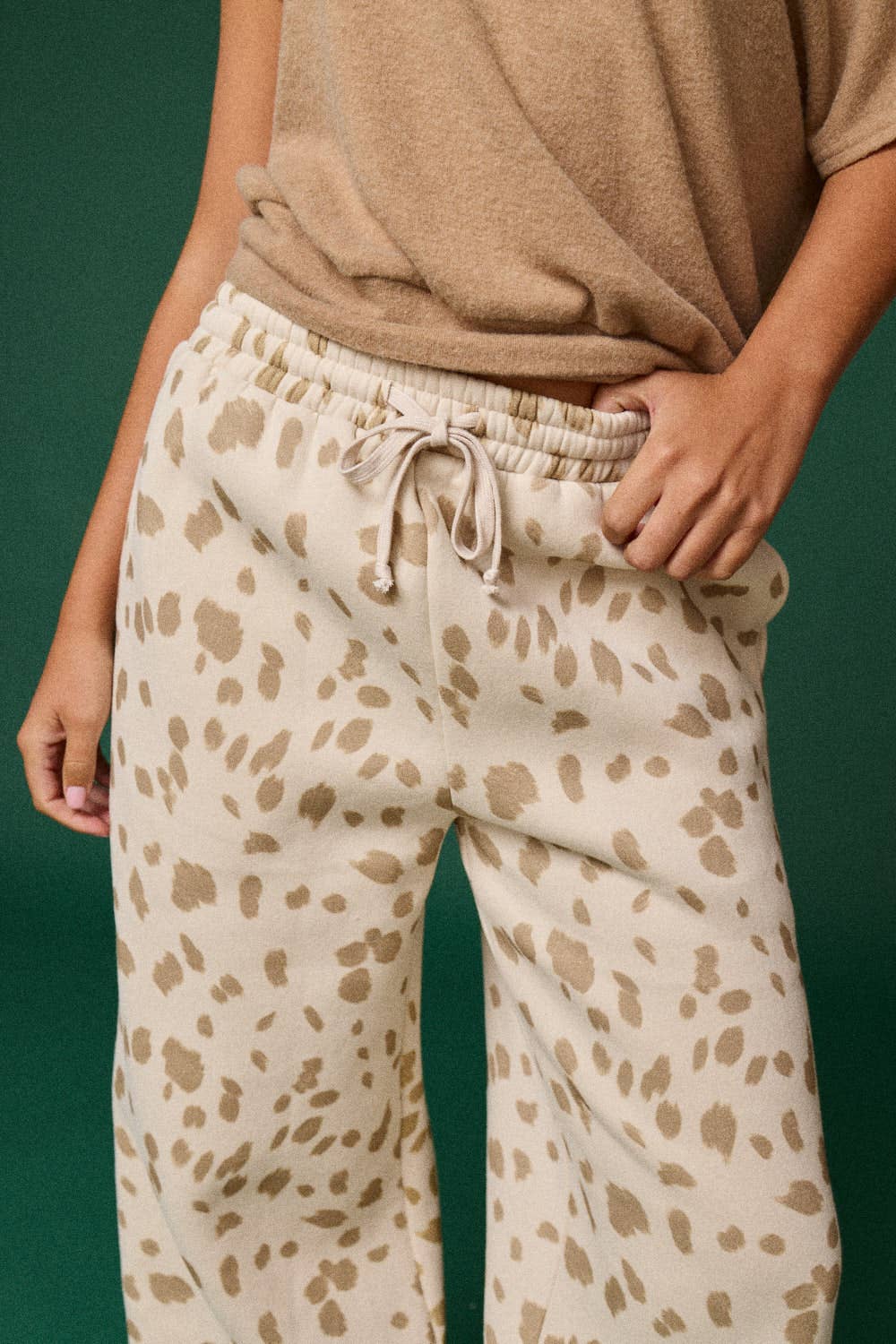 Printed Joggers: Cream/Mocha