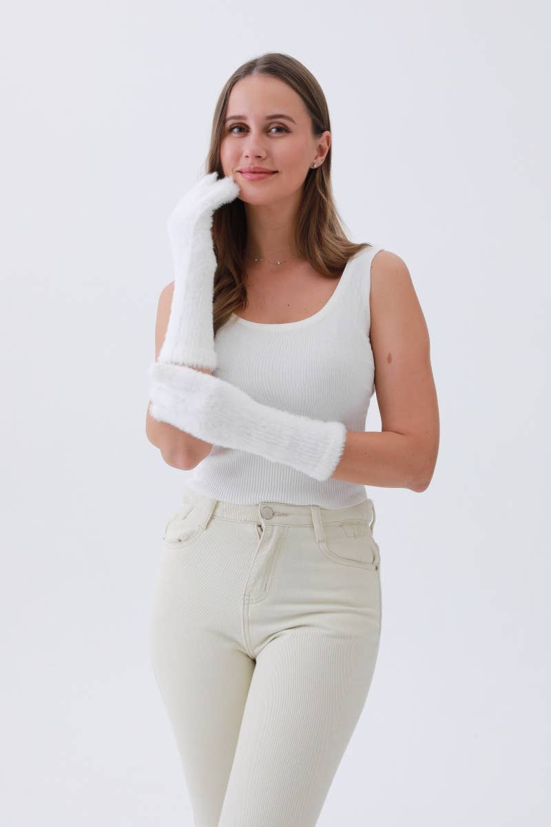 Snow Cloud Gloves: Beige