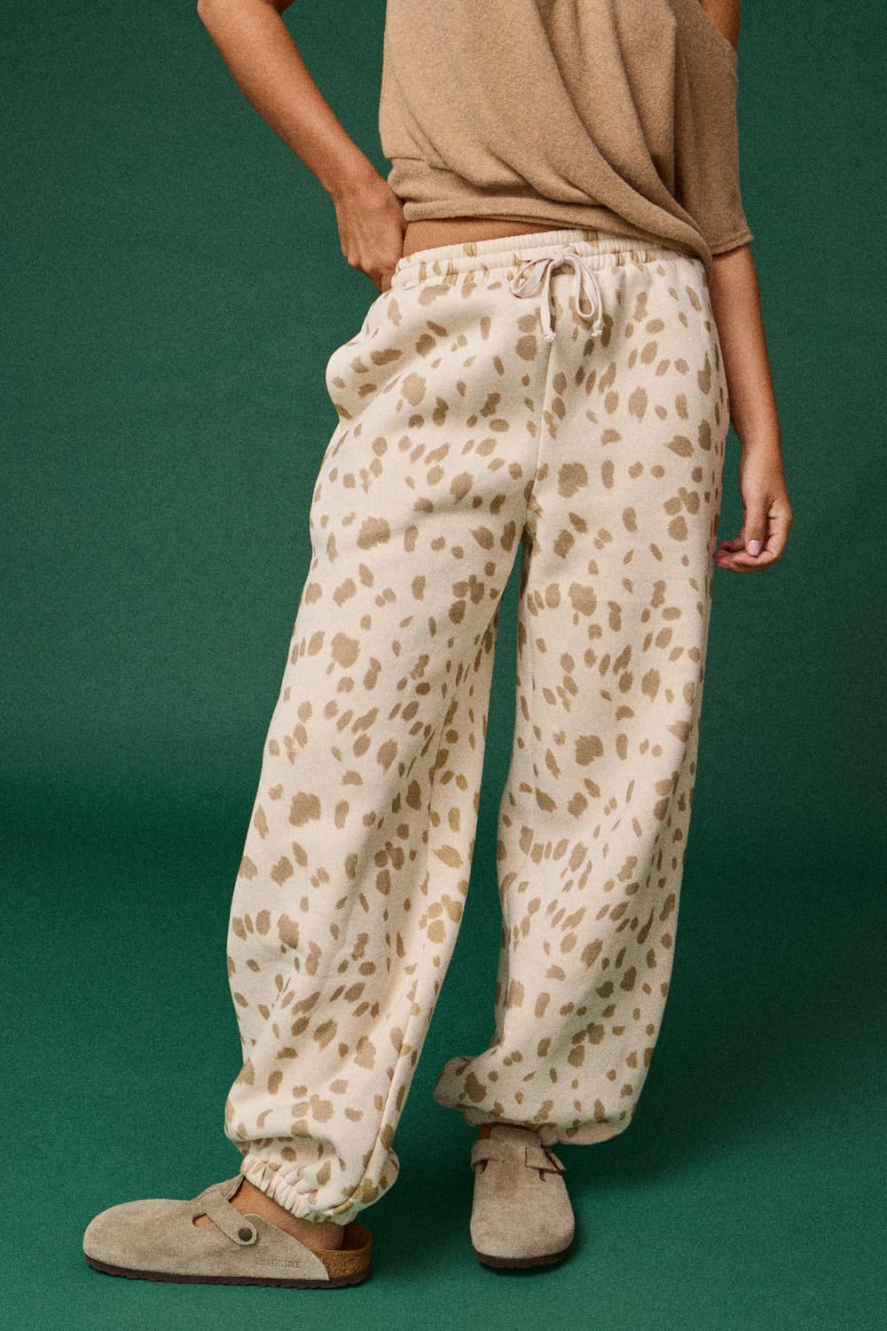 Printed Joggers: Cream/Mocha