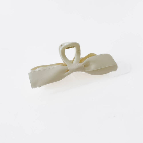 Haven Hair Bow Claw Clip: Cream