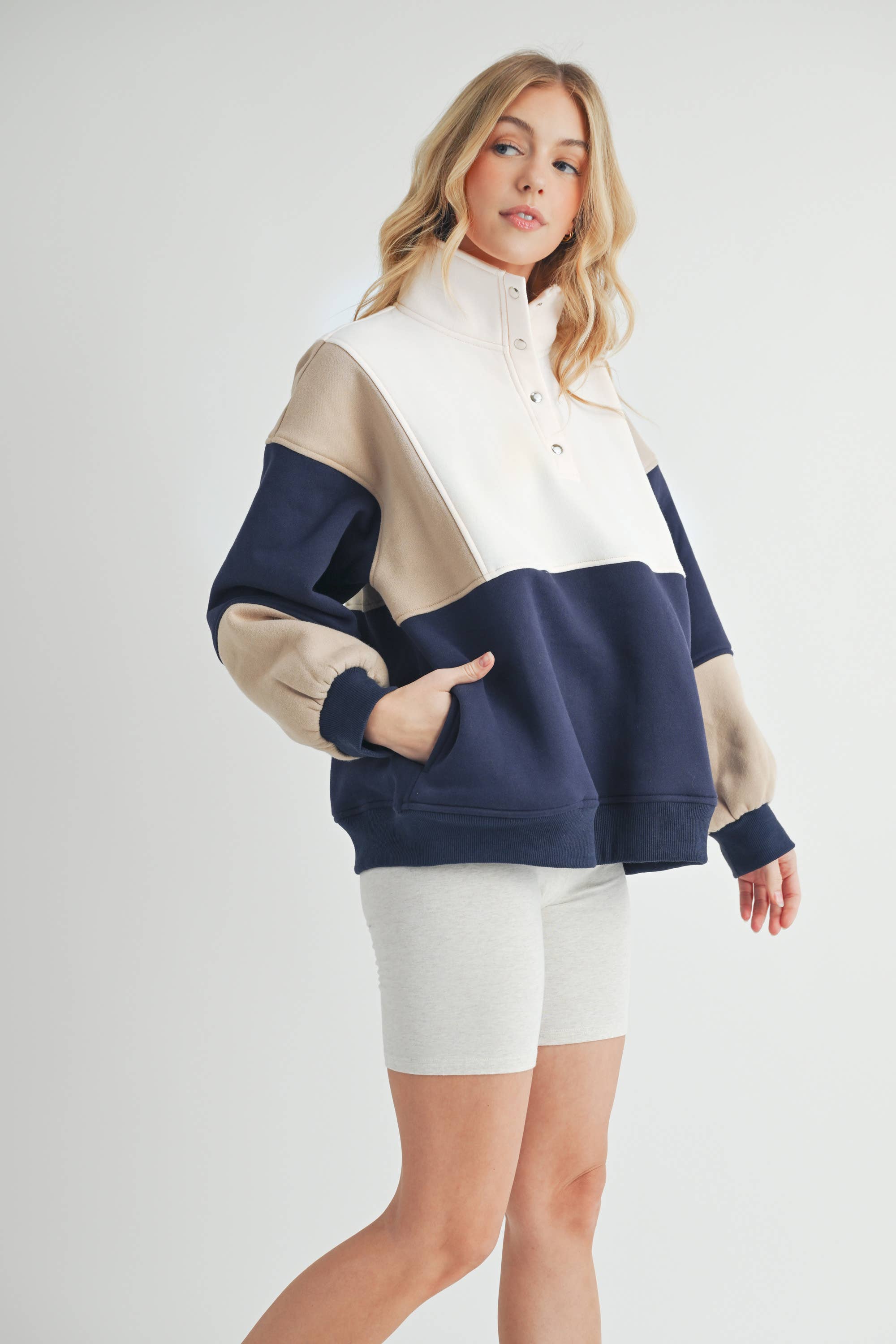 Glo-Colorblock Pullover:Navy