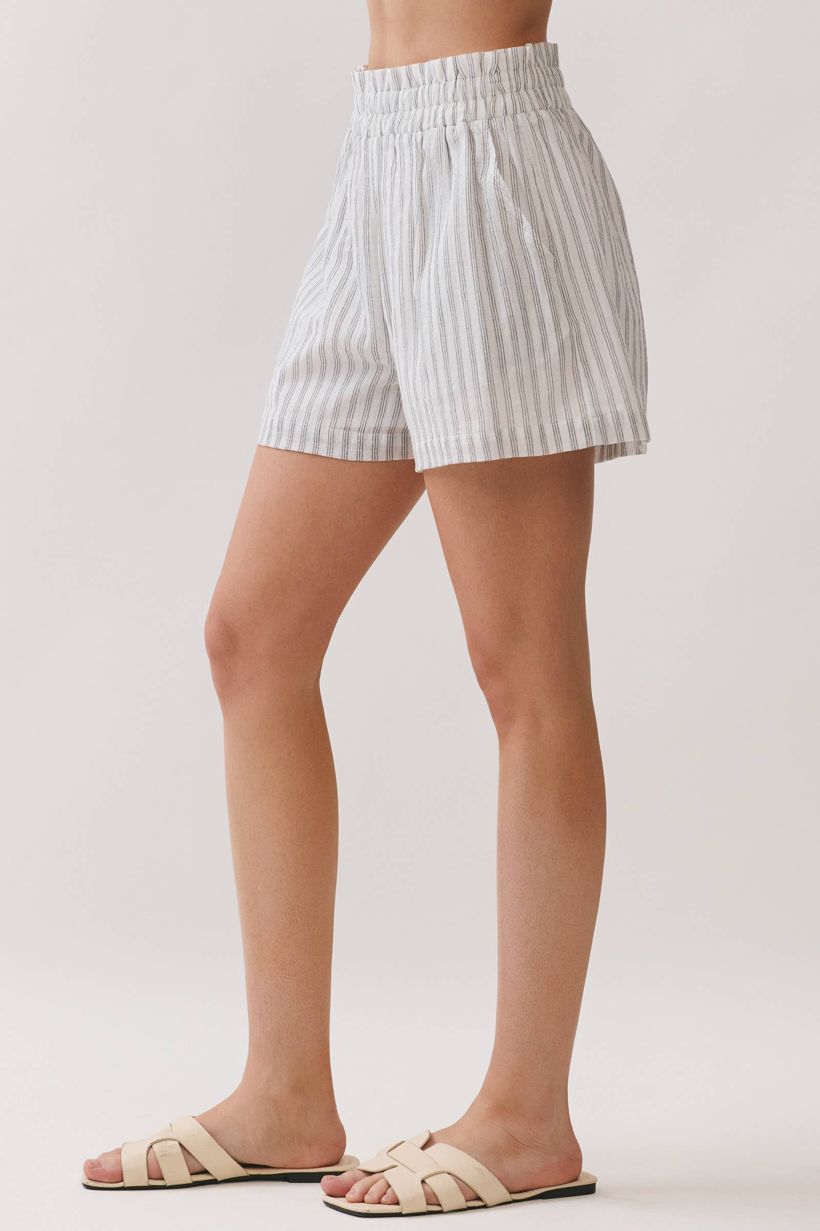 Ruffle Waist Elastic Shorts: White