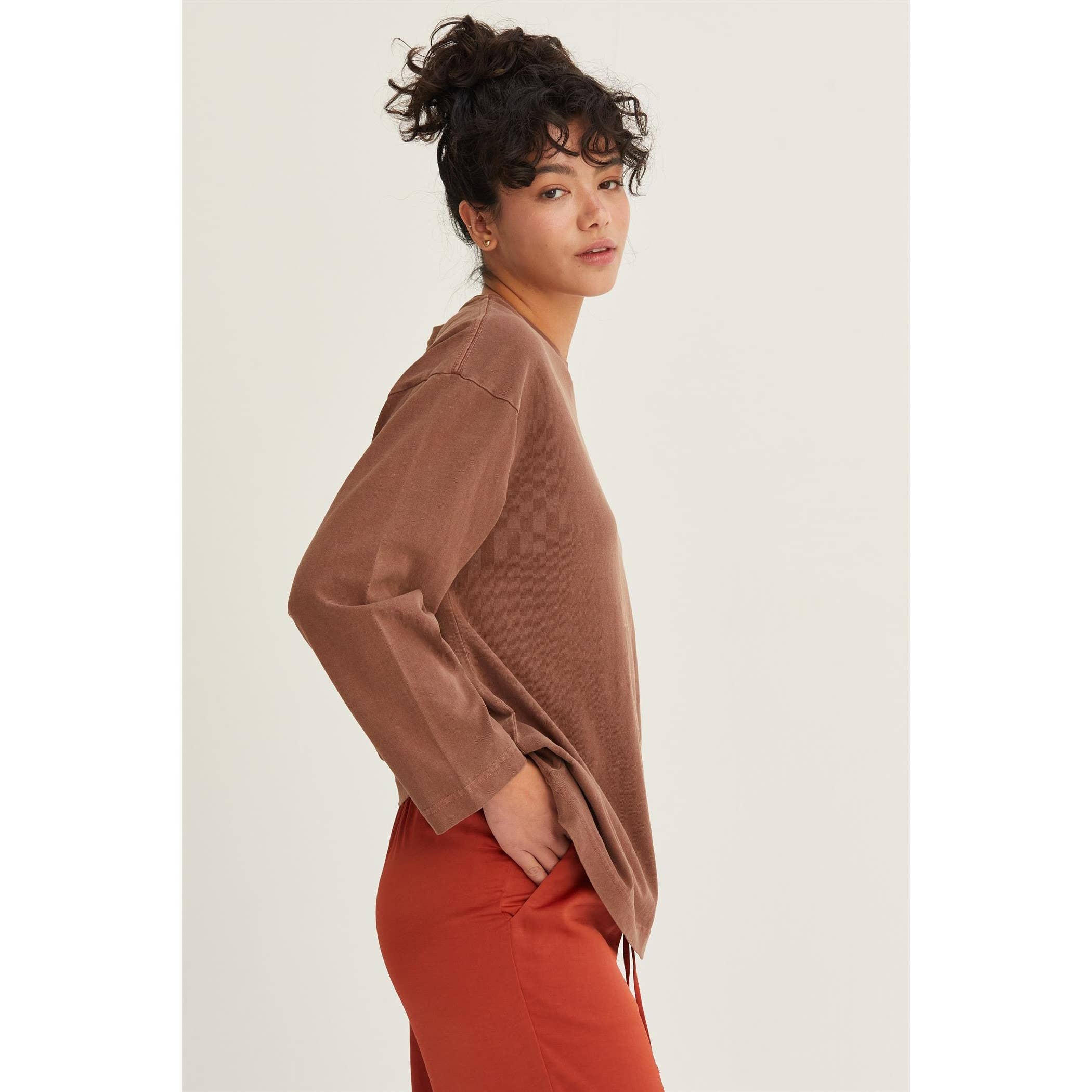 OVERSIZED LONG SLEEVE TEE: CHESTNUT