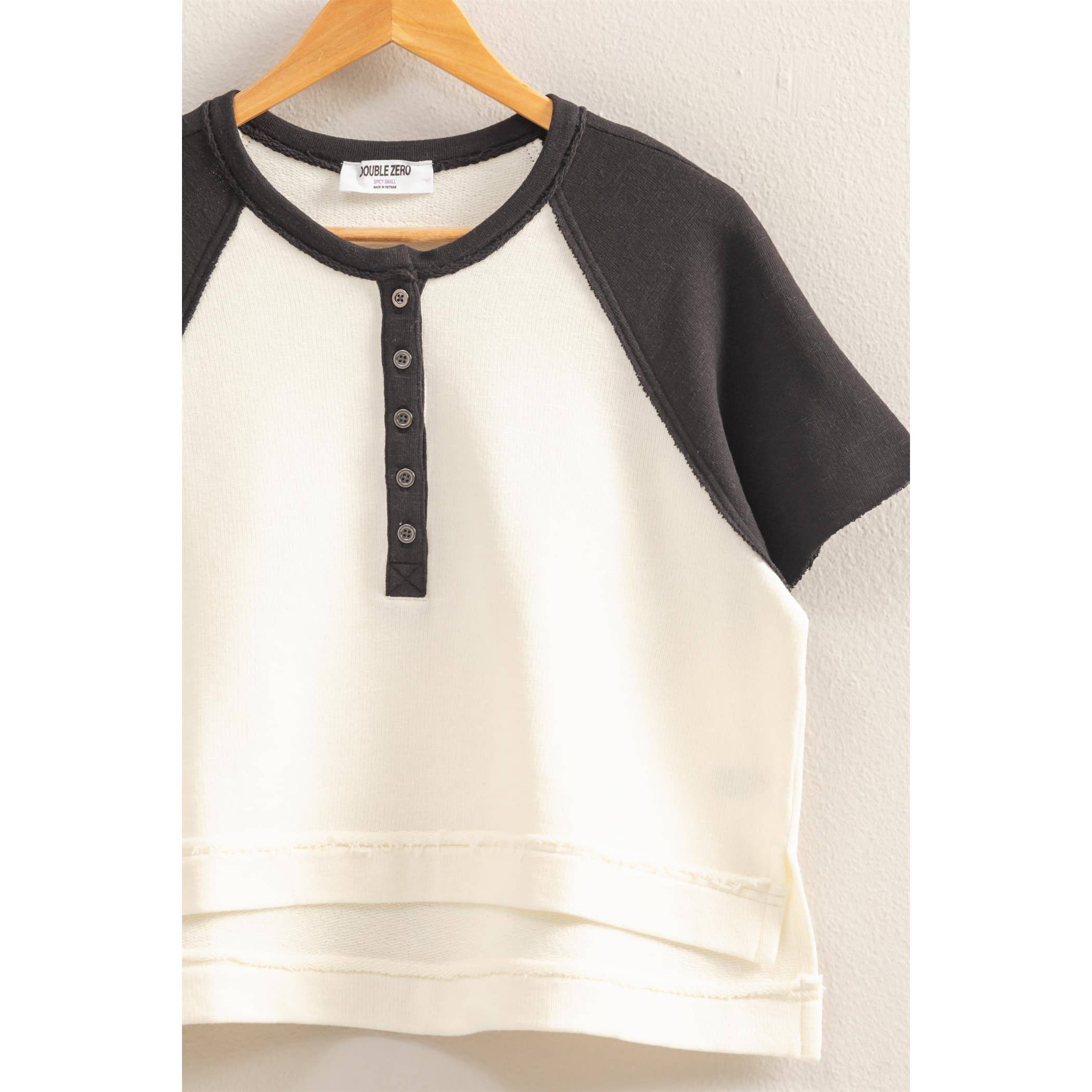 Half-Buttoned Crop Tee:BLACK/CREAM