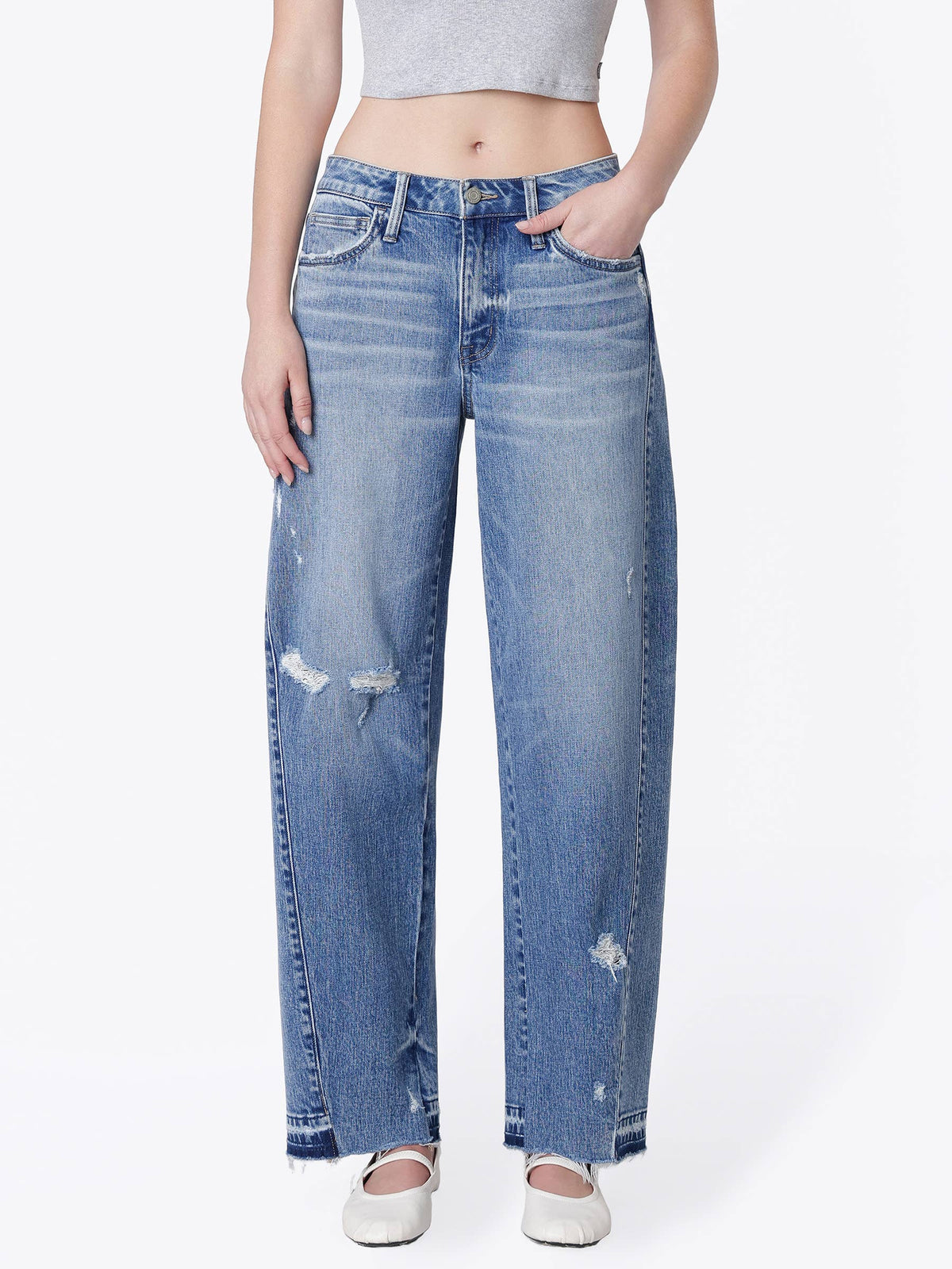Distressed Barrel Jeans