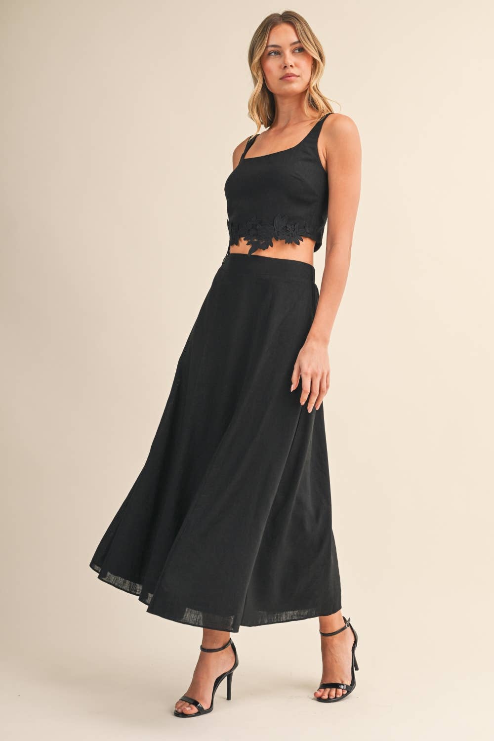 Flower Embroidered Midi Set: Black