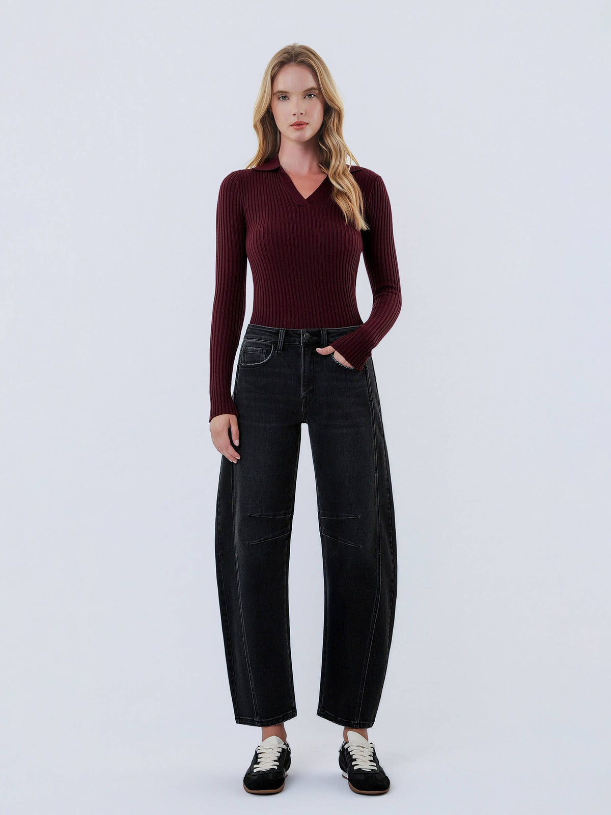 High Rise Ankle Barrel Jeans: Blk.