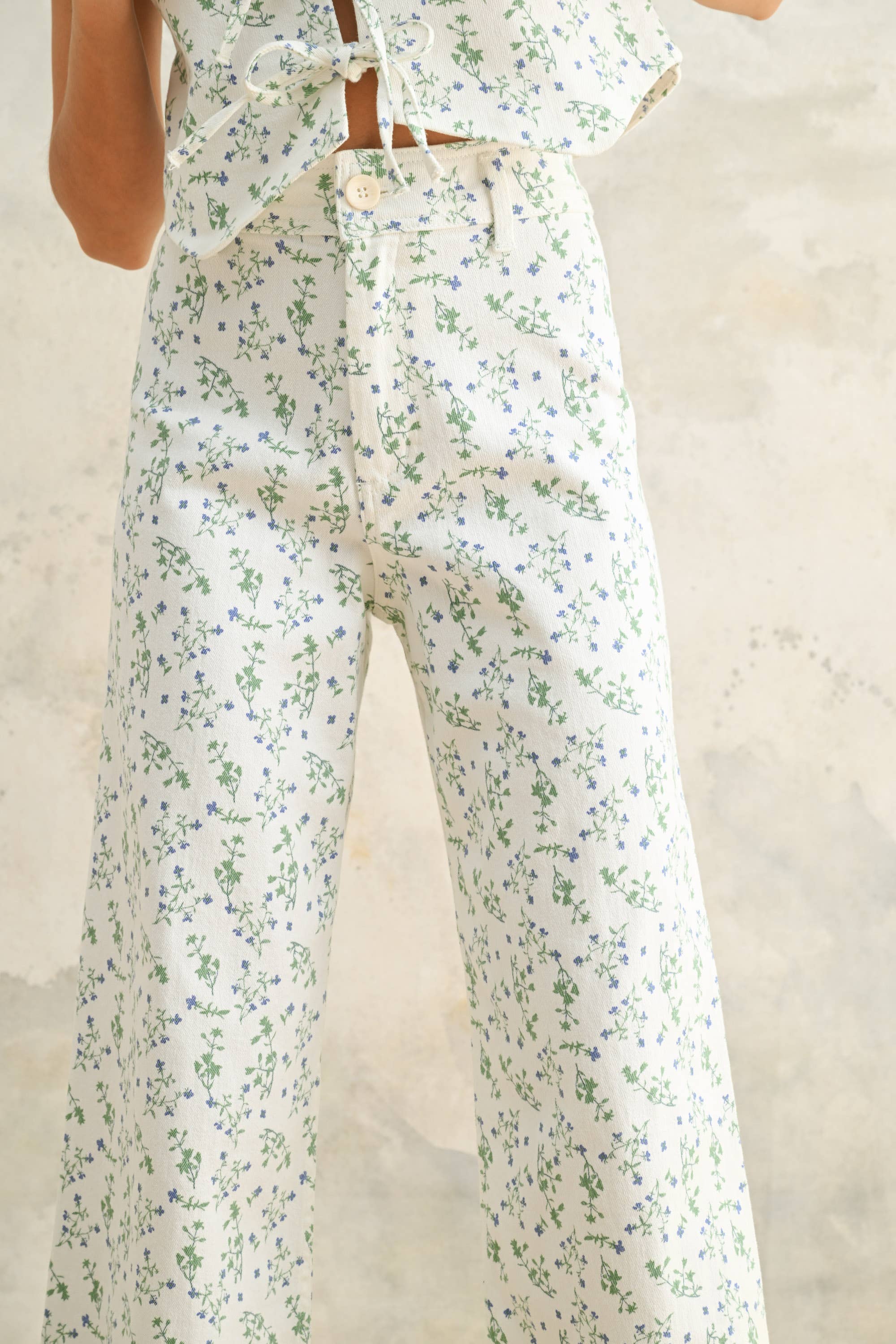 Floral Print Pants: White/Blue