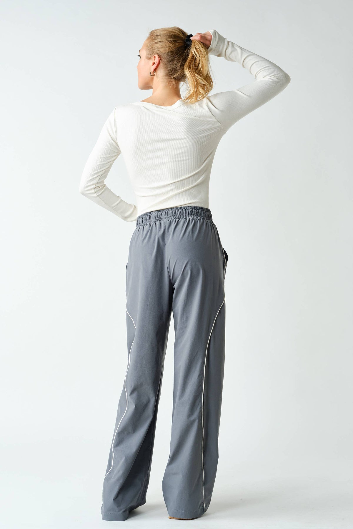 Scoop Neck Long Sleeve: White