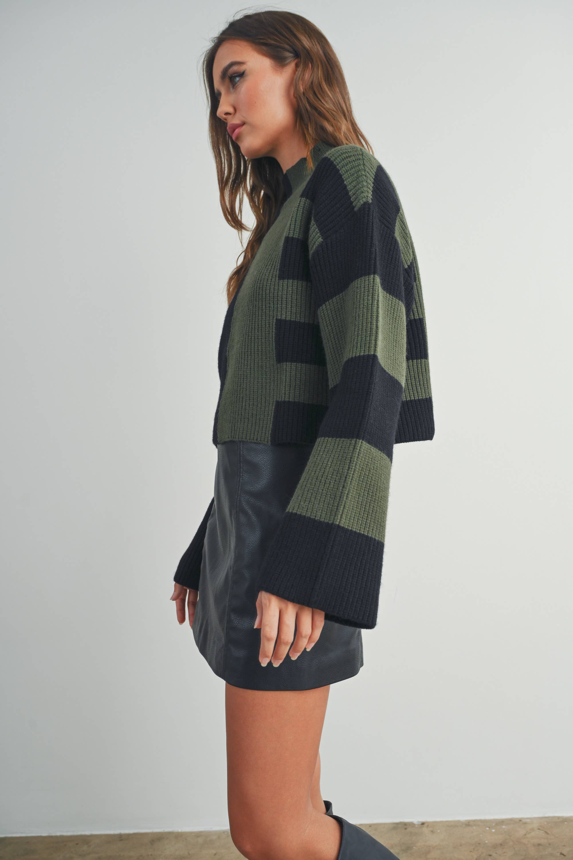Color Block Turtleneck-Black/Olive